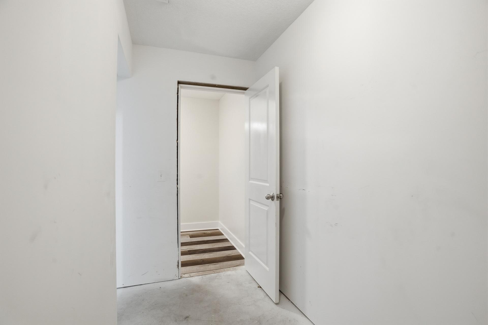 2921 40th Ave S MLS-81.jpg