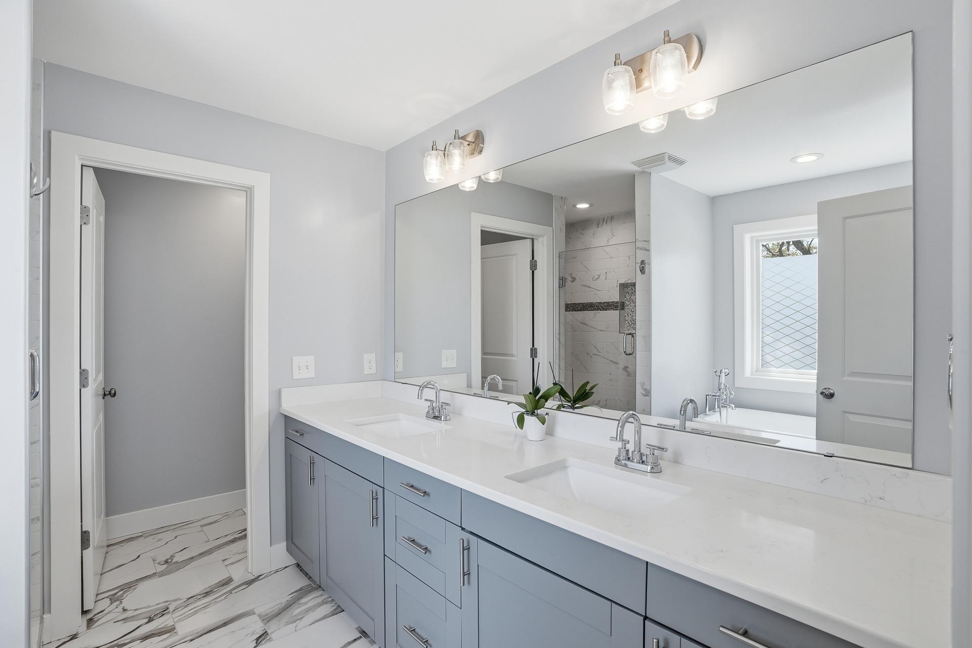 2921 40th Ave S MLS-57.jpg