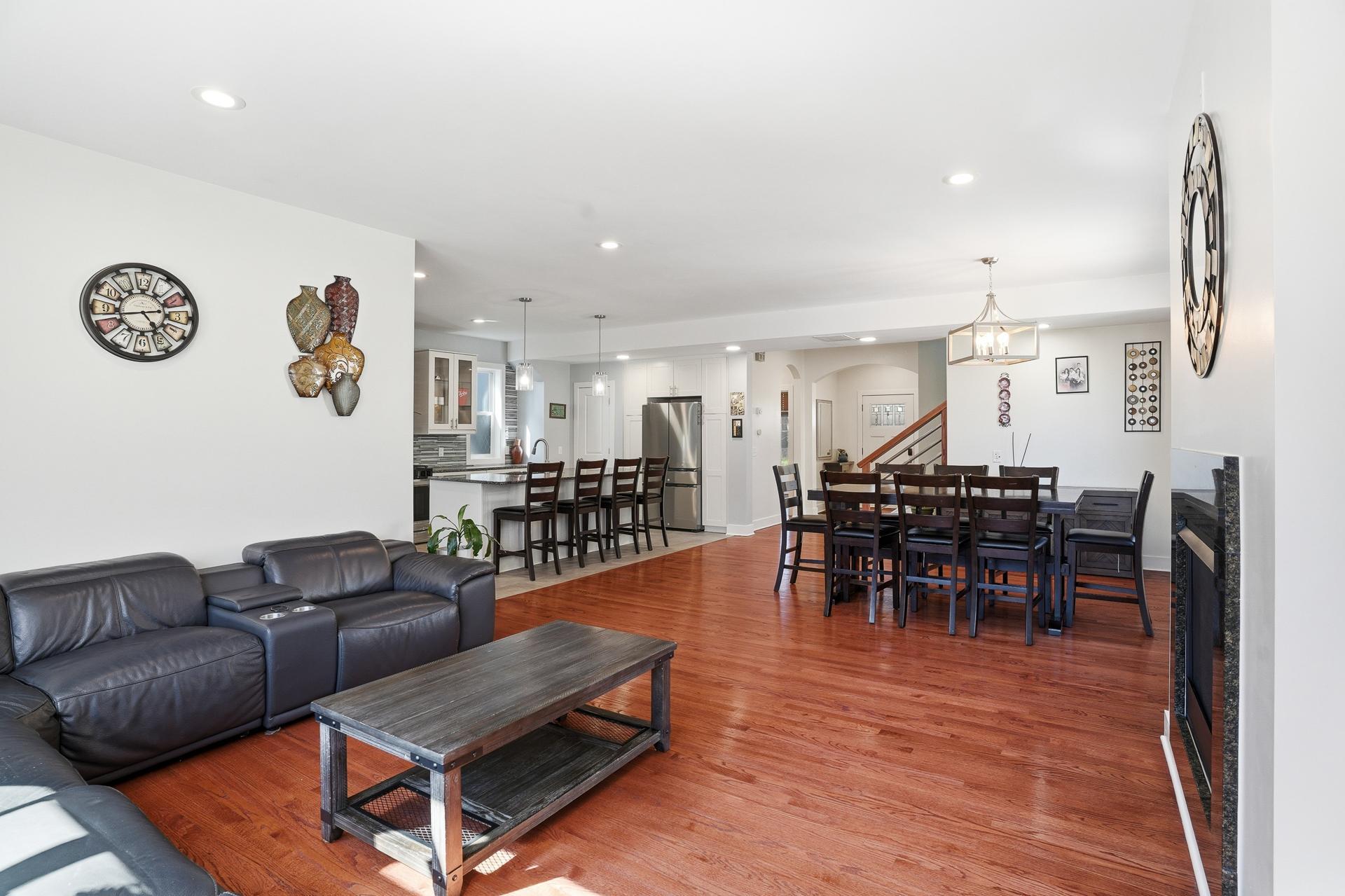 2921 40th Ave S MLS-22.jpg