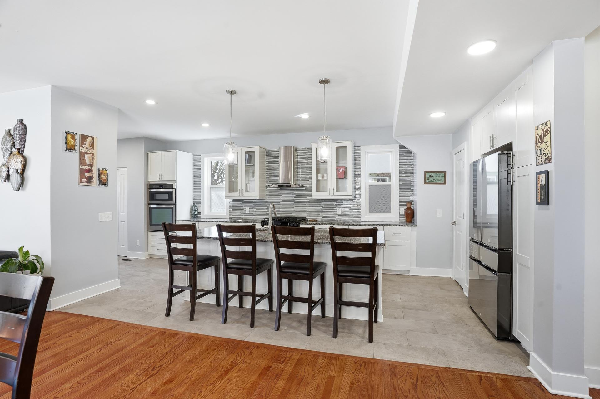 2921 40th Ave S MLS-25.jpg