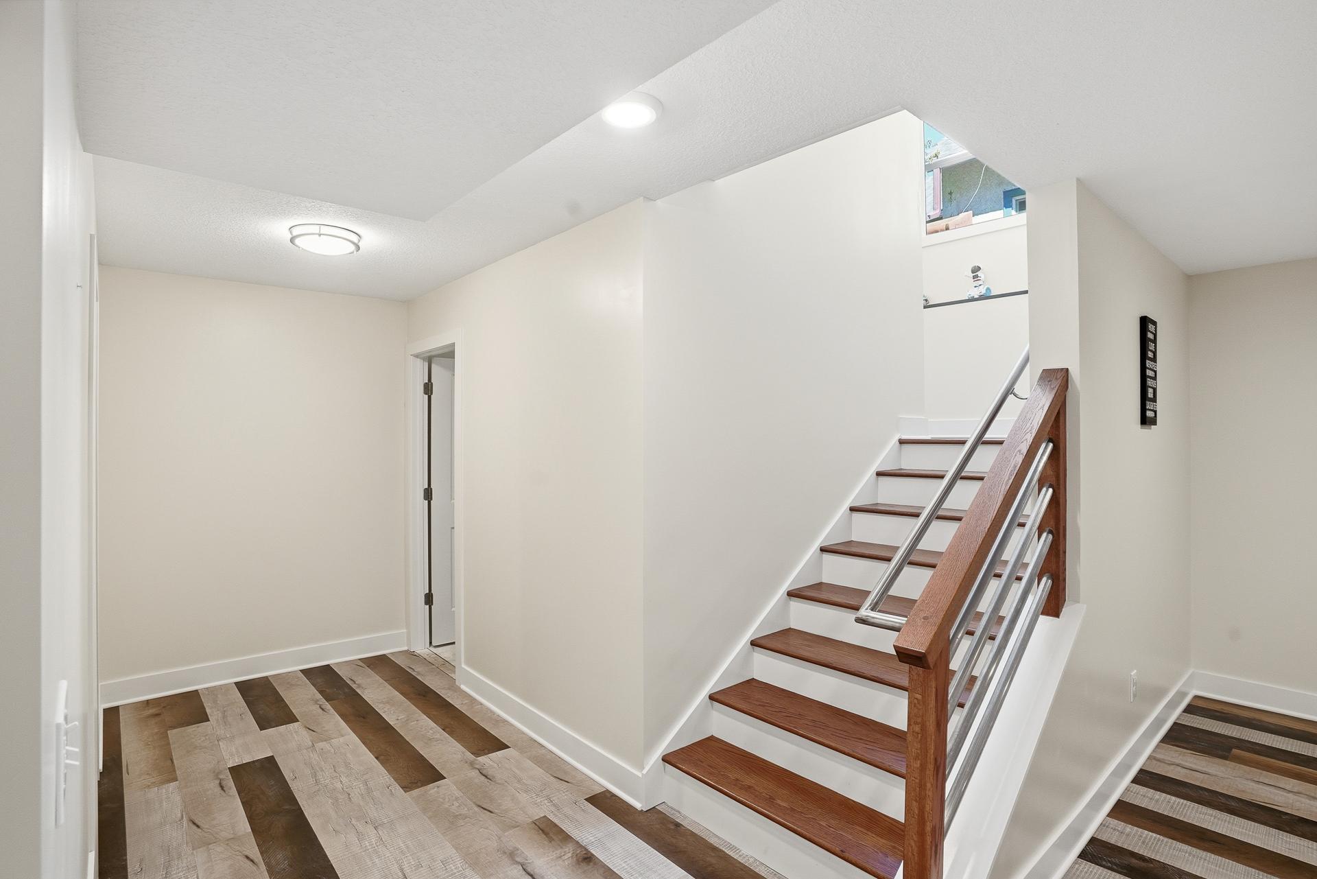 2921 40th Ave S MLS-72.jpg