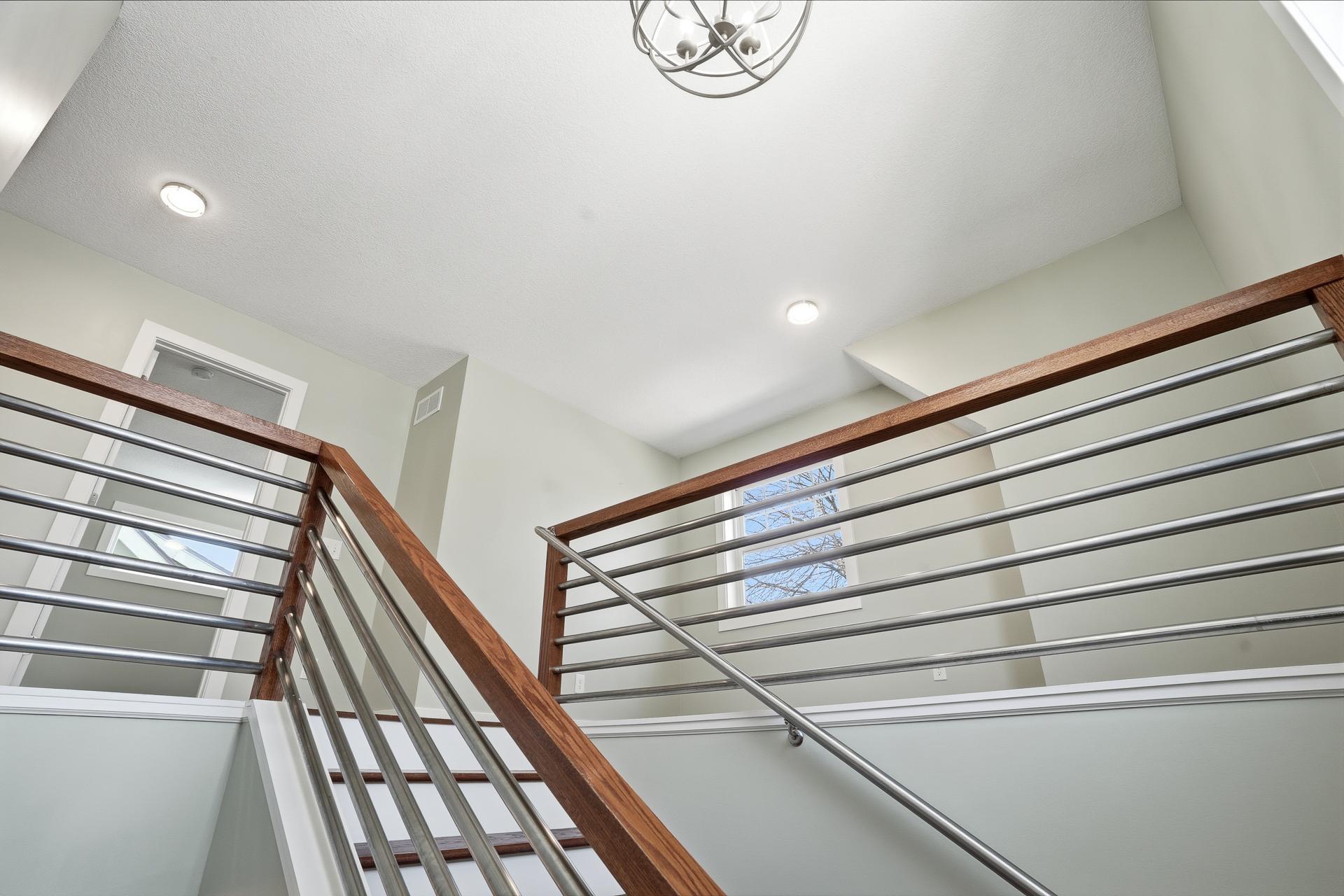 2921 40th Ave S MLS-40.jpg