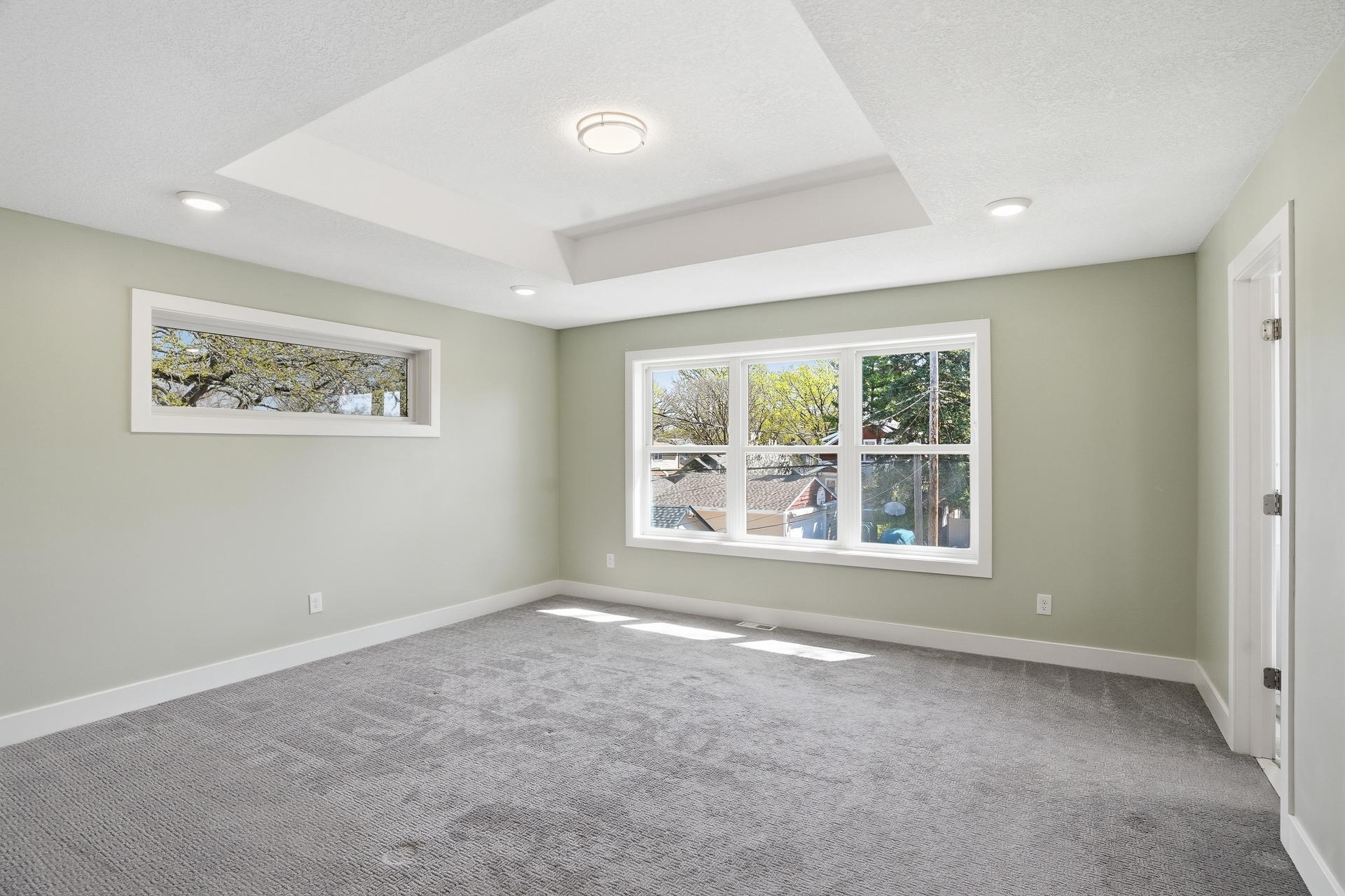 2921 40th Ave S MLS-52.jpg