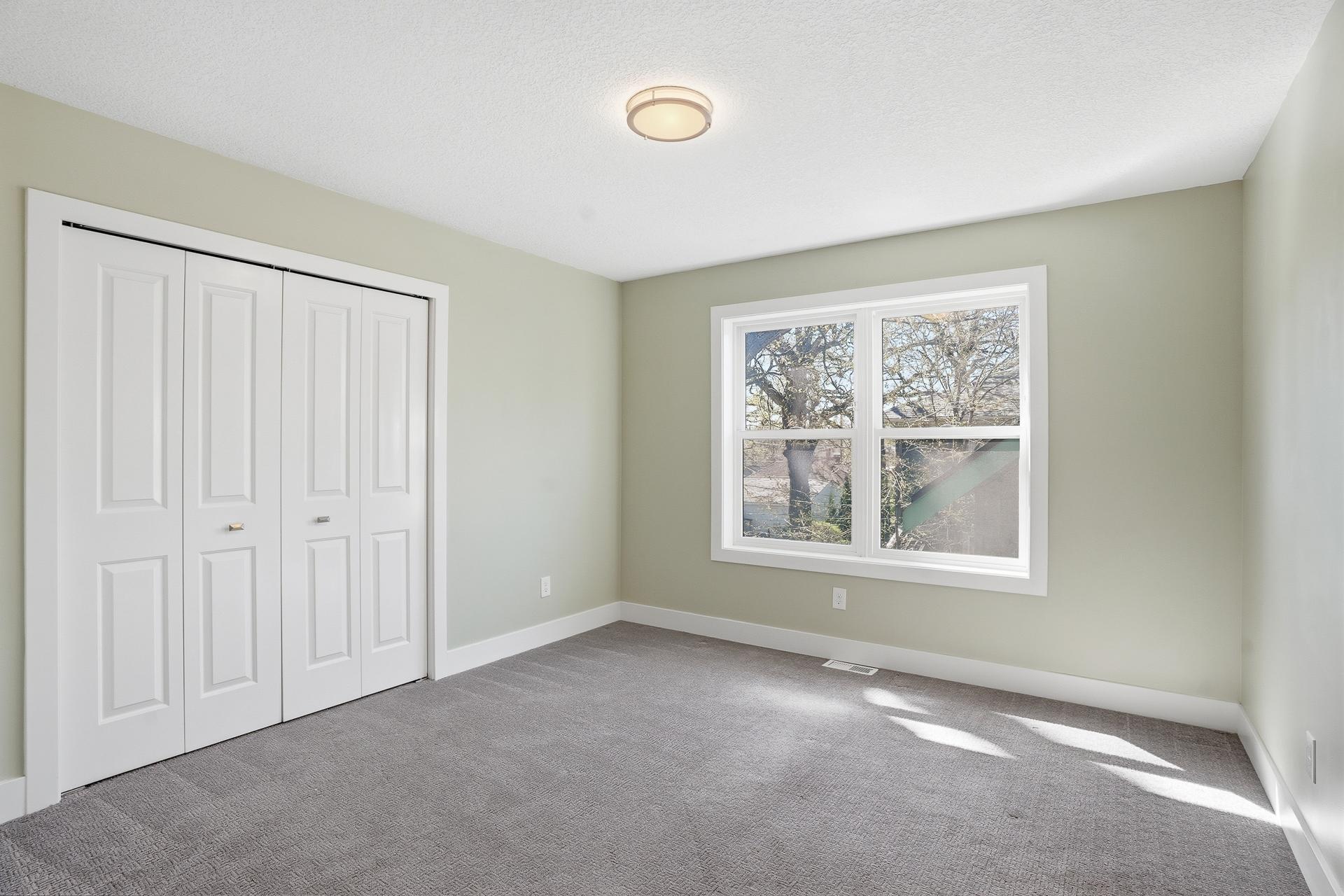 2921 40th Ave S MLS-49.jpg