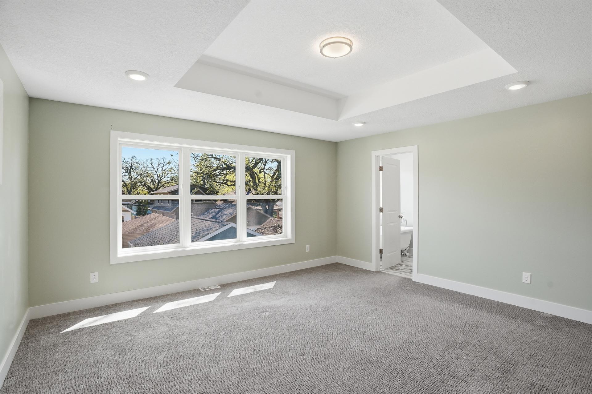 2921 40th Ave S MLS-55.jpg