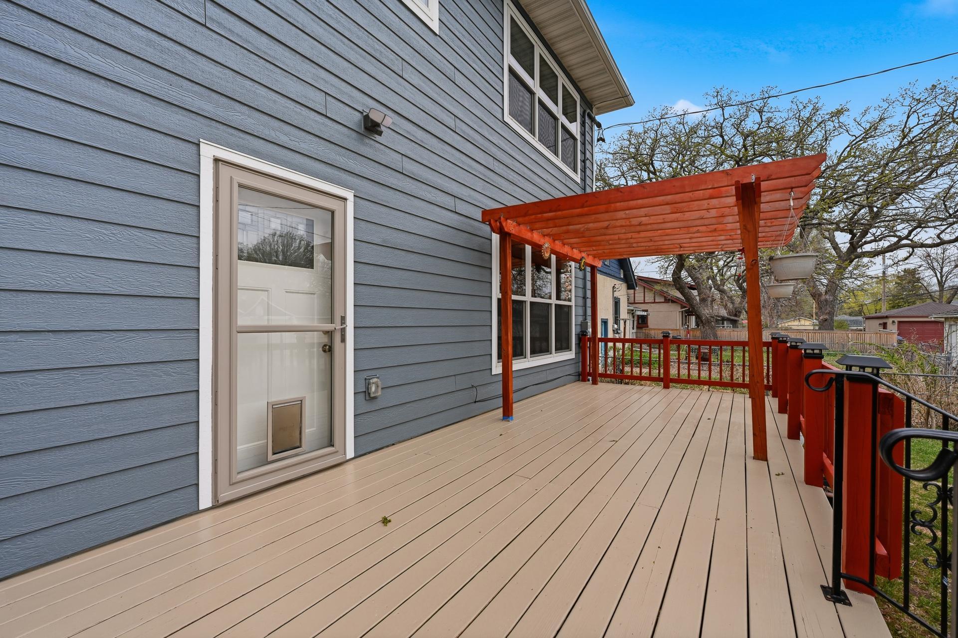 2921 40th Ave S Exteriors MLS-4e.jpg