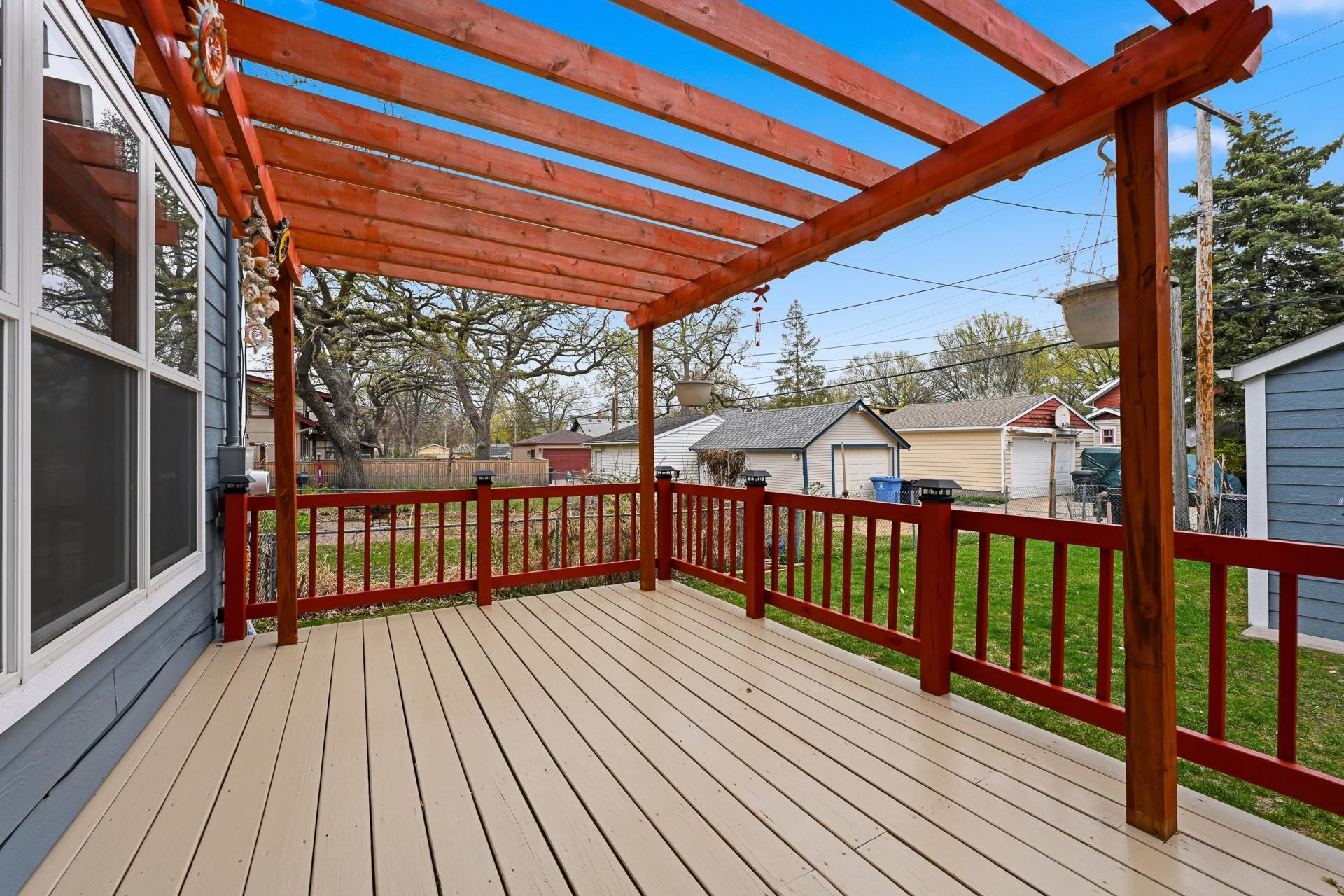 2921 40th Ave S Exteriors MLS-4d.jpg