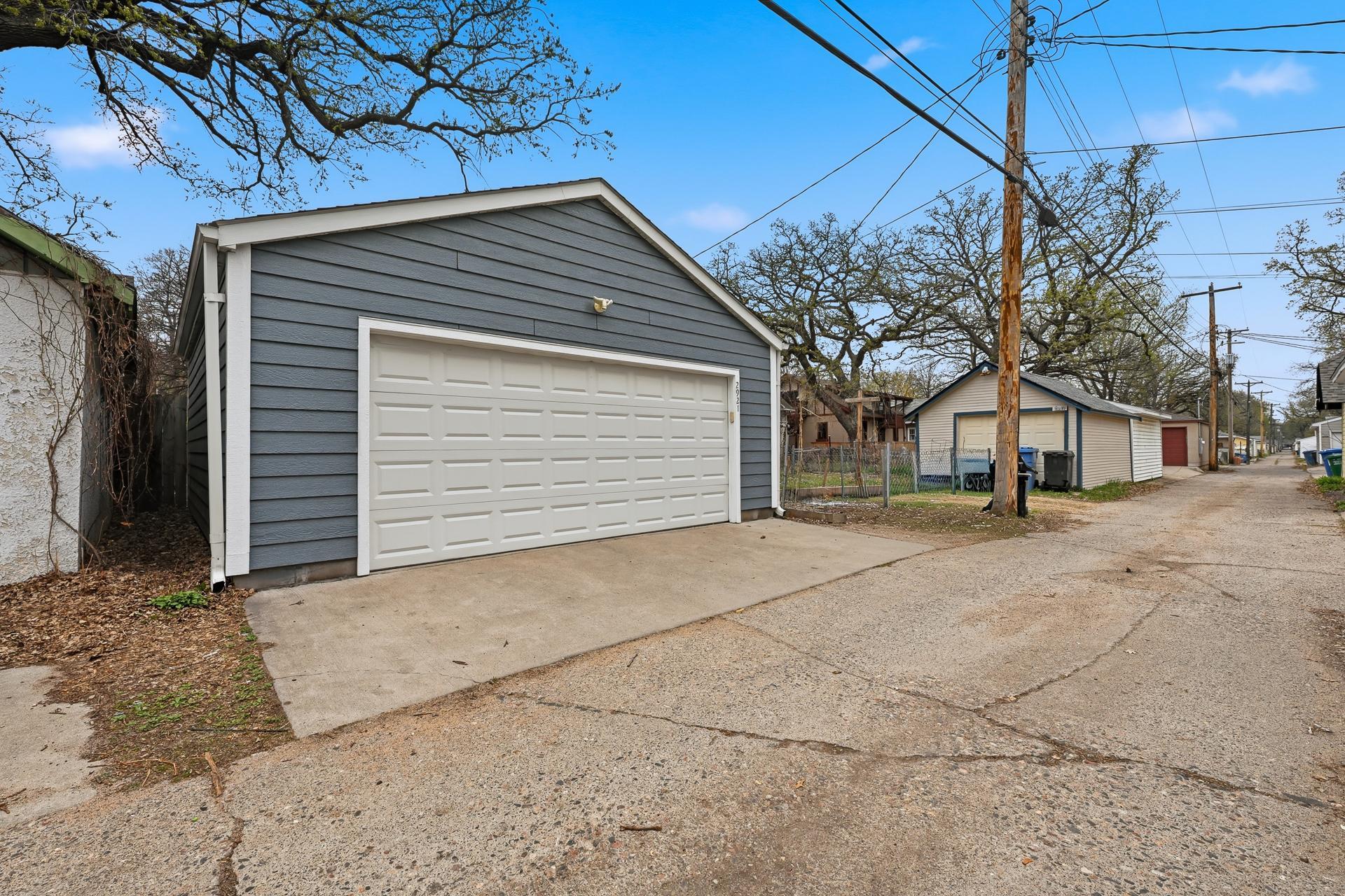 2921 40th Ave S Exteriors MLS-13.jpg