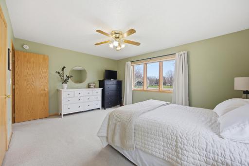 4054 S Rivershore Drive, Moorhead, MN 56560