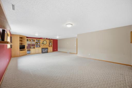 4054 S Rivershore Drive, Moorhead, MN 56560