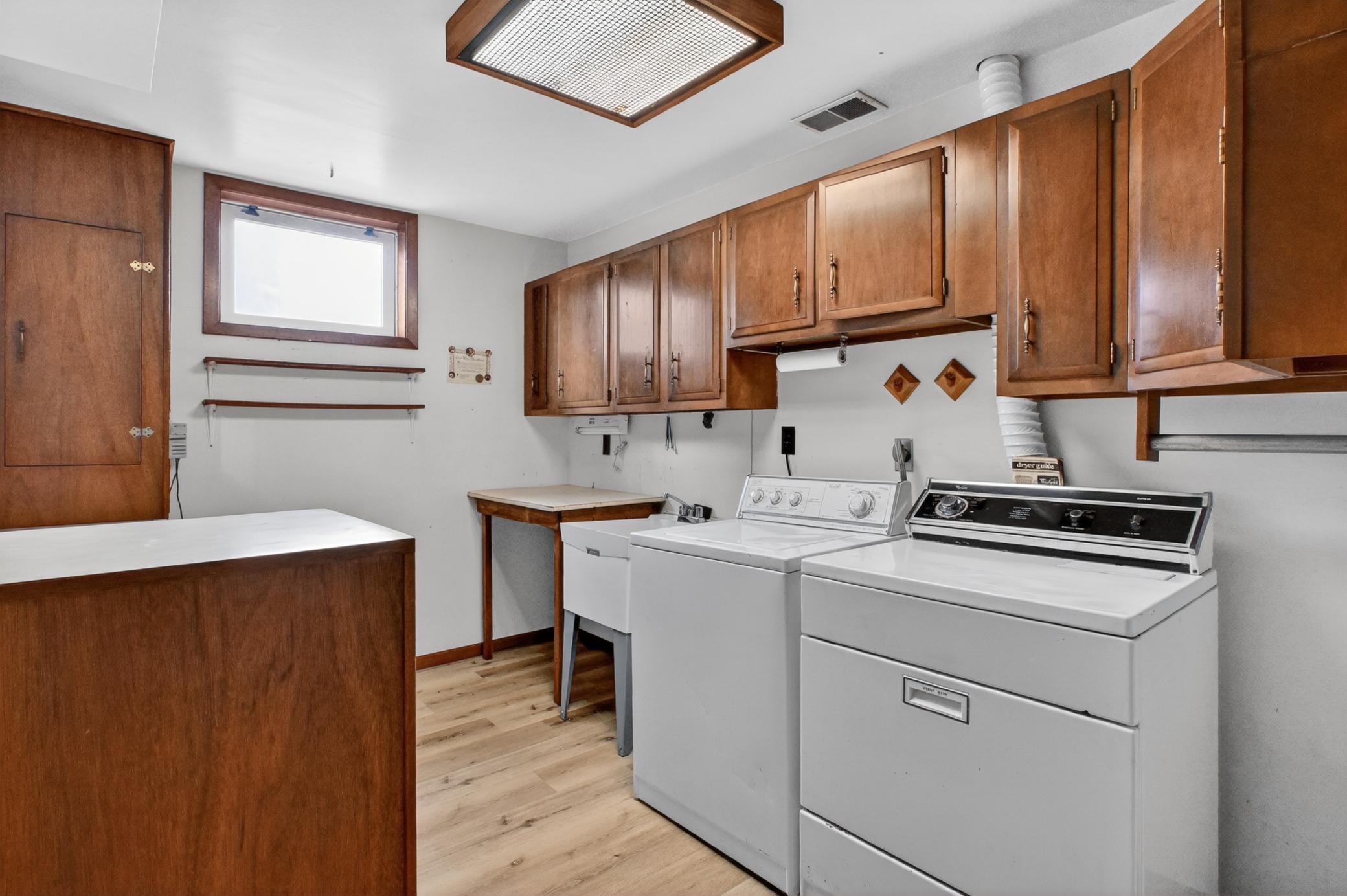 main/lower level laundry