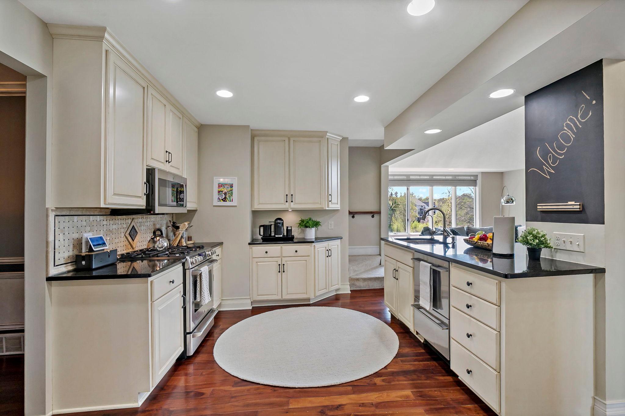 49-web-or-mls-5830 Club Ln Shorewood MN_0040.jpg