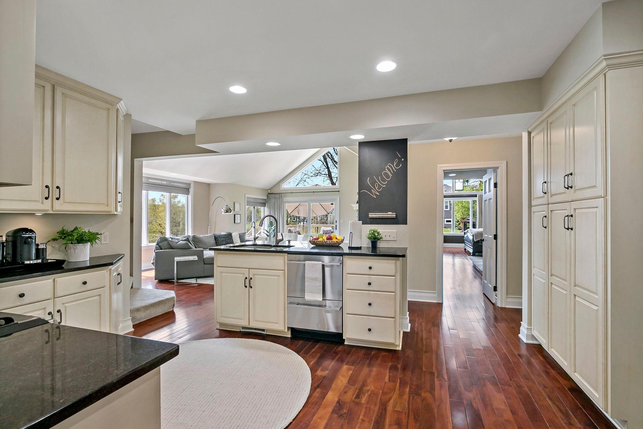 48-web-or-mls-5830 Club Ln Shorewood MN_0039.jpg