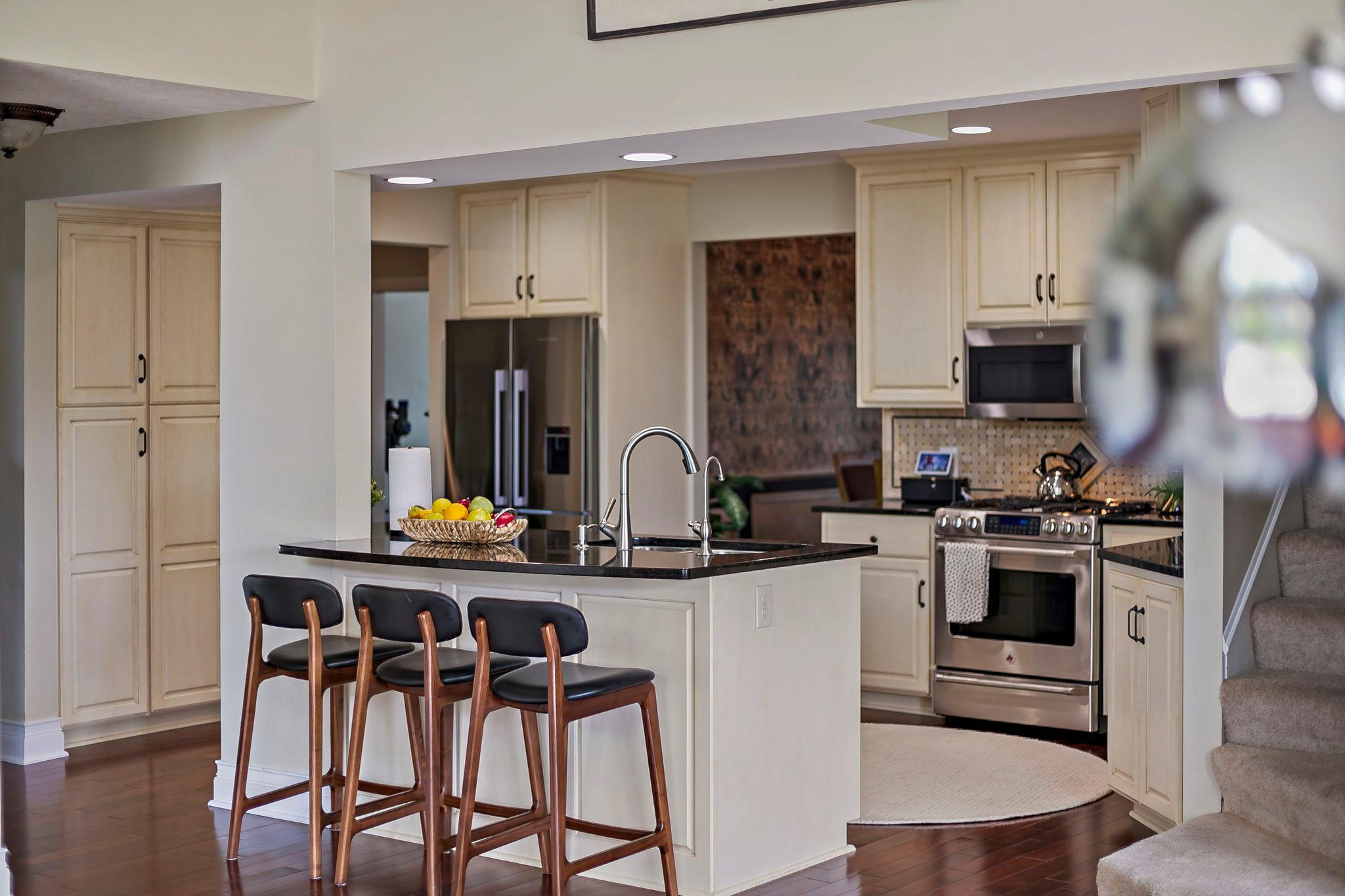 6-web-or-mls-5830 Club Ln Shorewood MN_0085.jpg