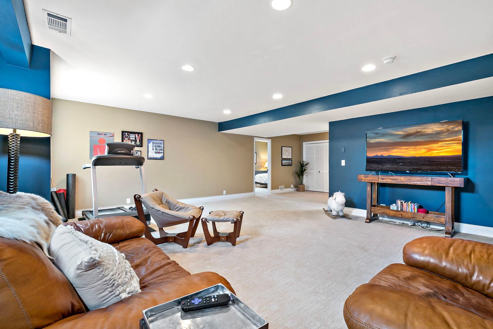 85-web-or-mls-5830 Club Ln Shorewood MN_0076.jpg