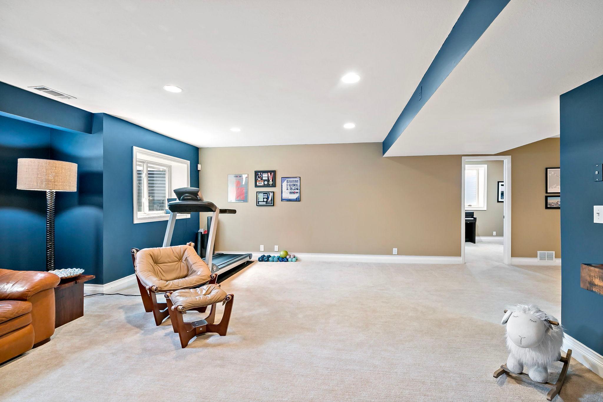 86-web-or-mls-5830 Club Ln Shorewood MN_0077.jpg
