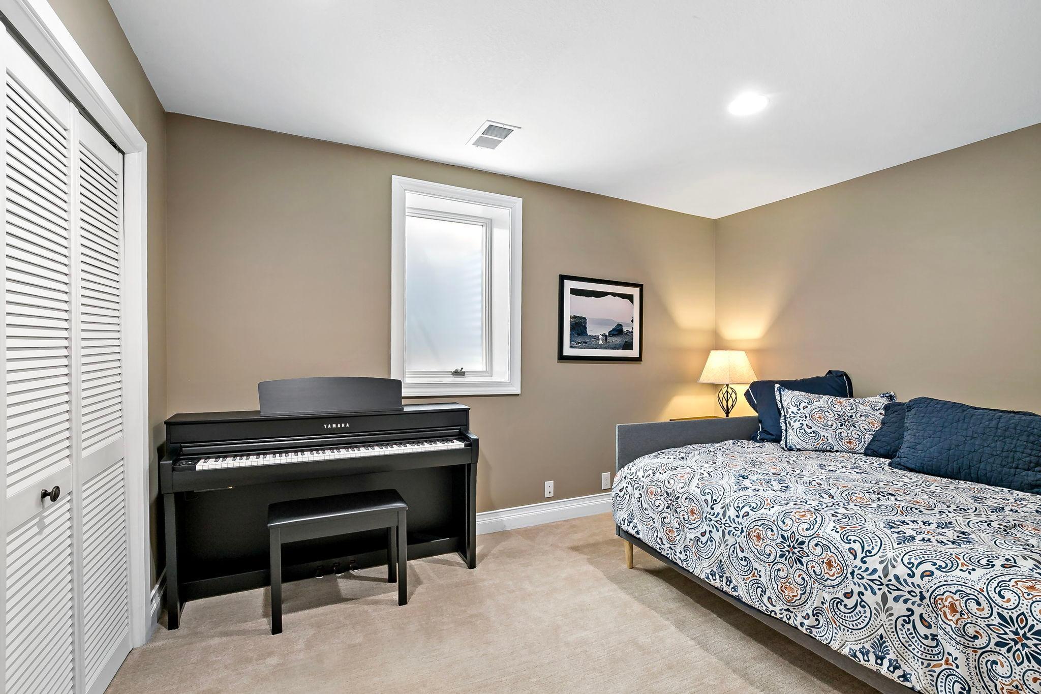 87-web-or-mls-5830 Club Ln Shorewood MN_0078.jpg
