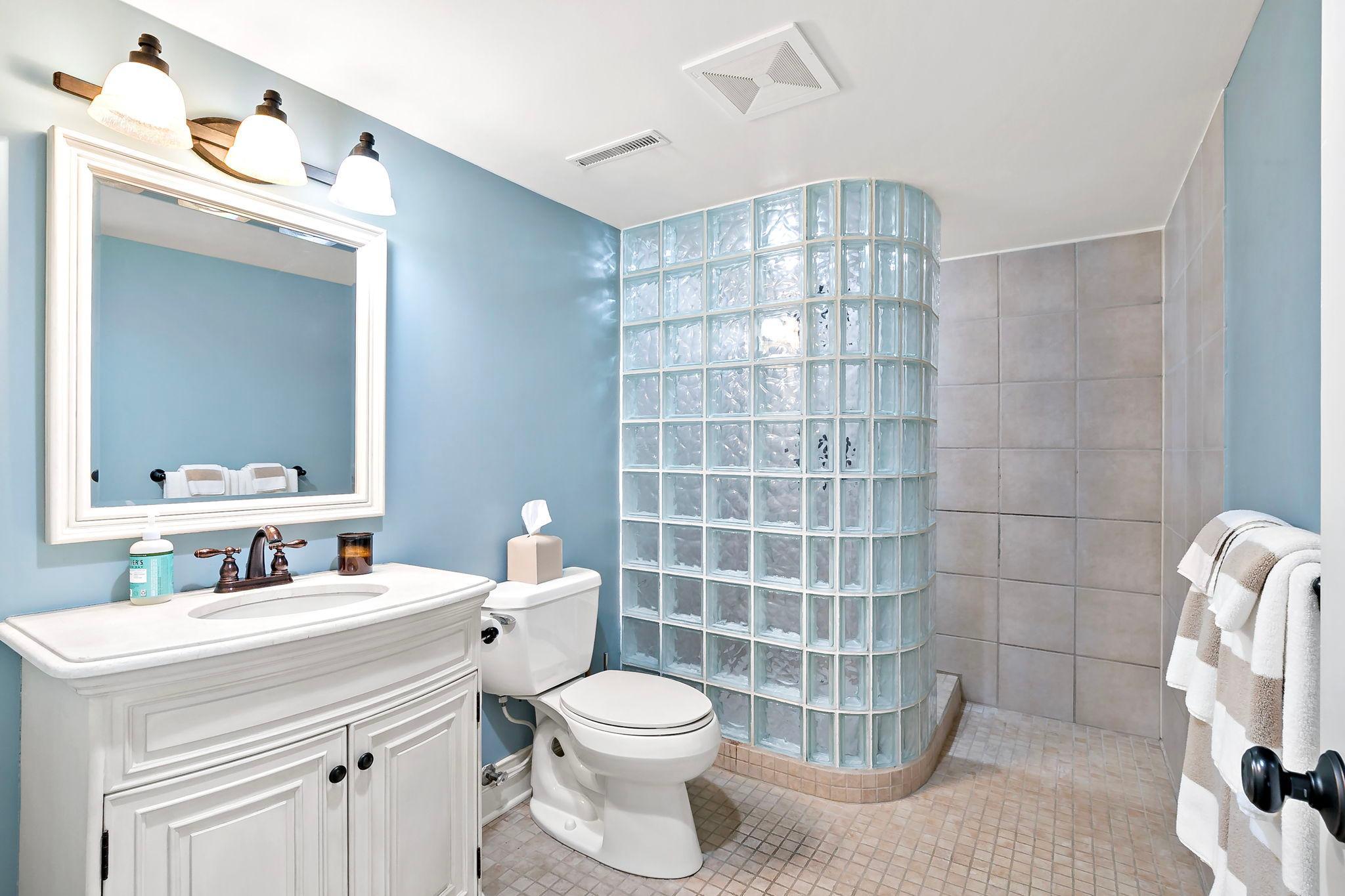 1-web-or-mls-5830 Club Ln Shorewood MN_0080.jpg