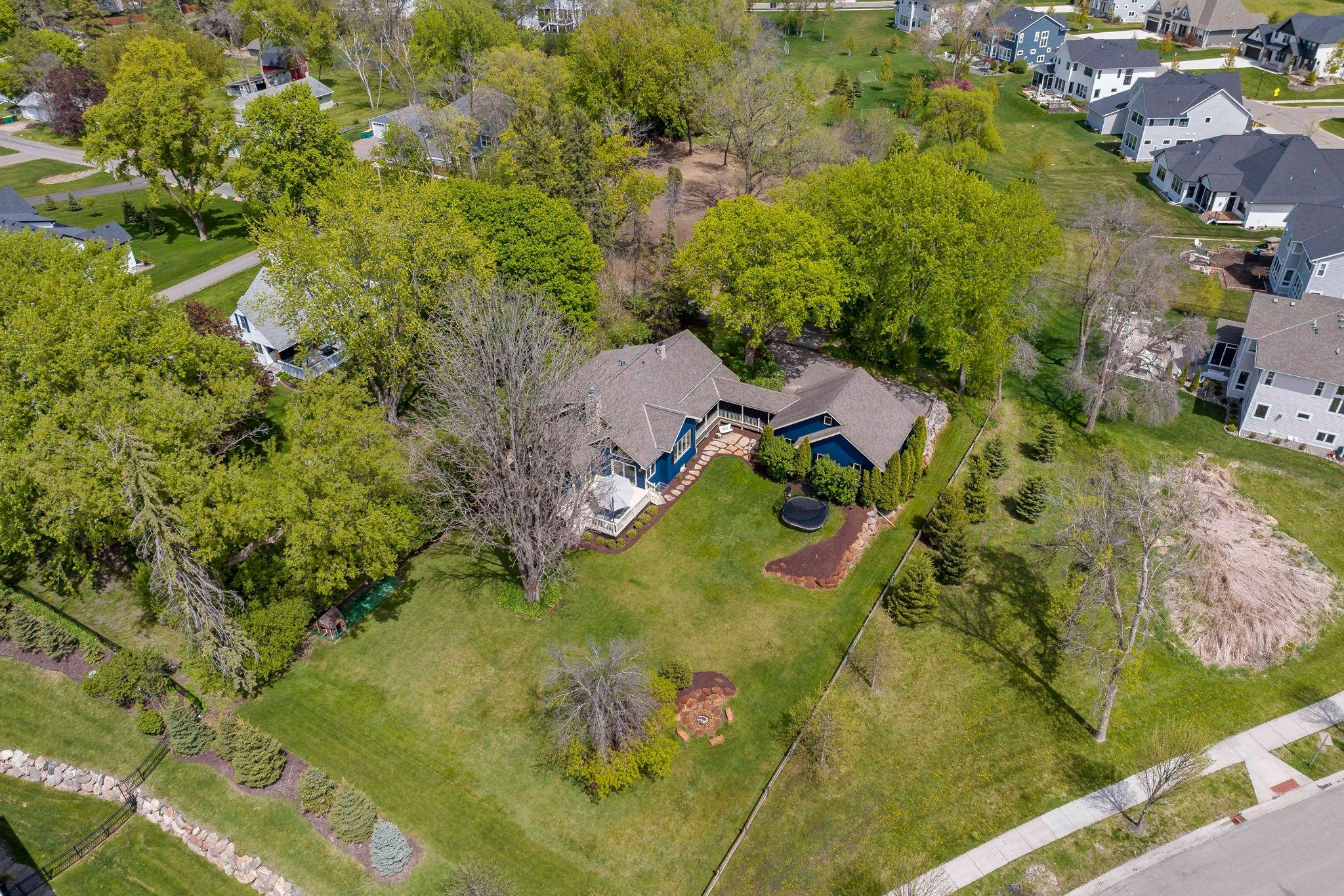 12-web-or-mls-5830 Club Ln Shorewood MN_0003.jpg