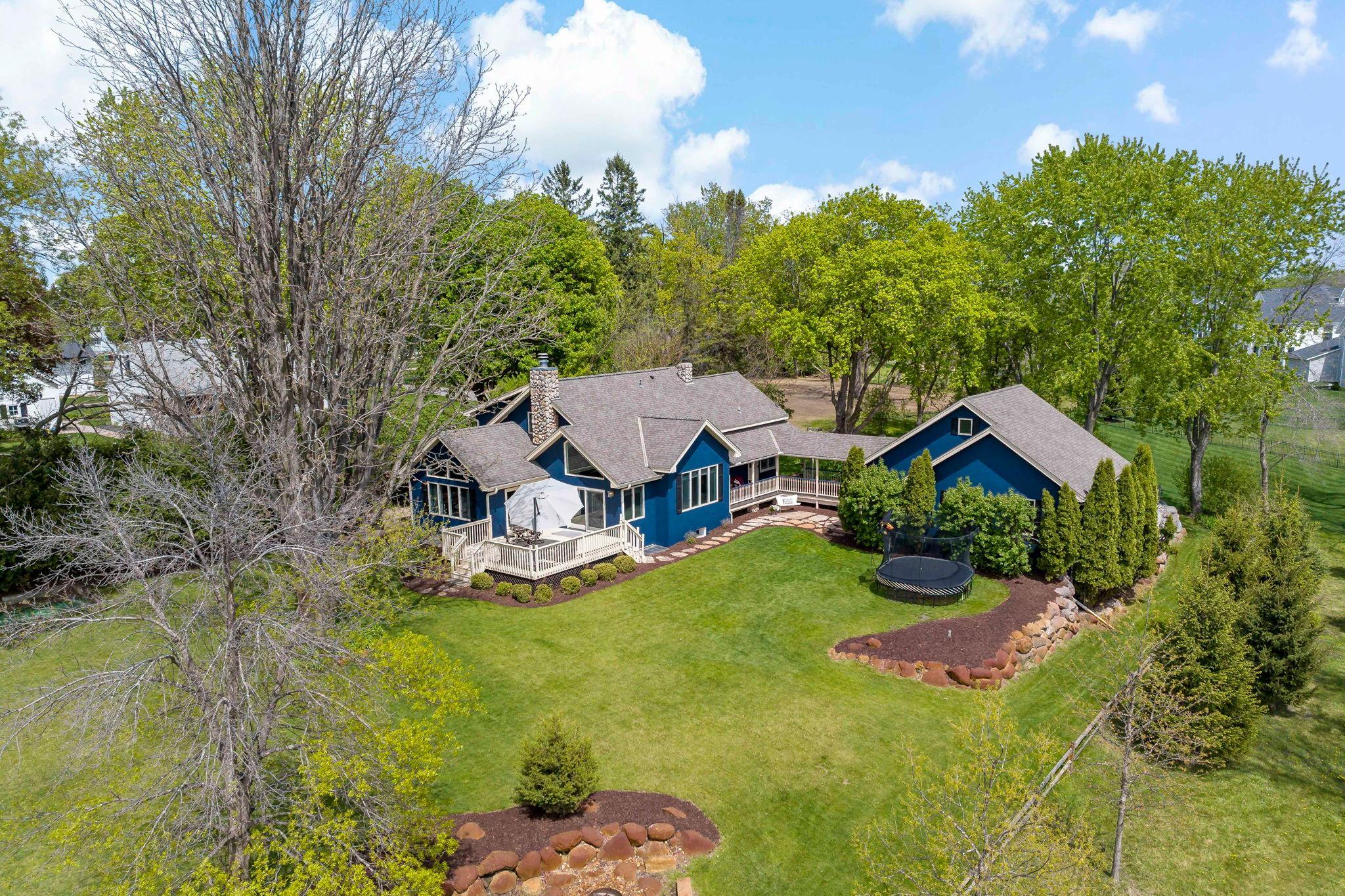 10-web-or-mls-5830 Club Ln Shorewood MN_0001.jpg