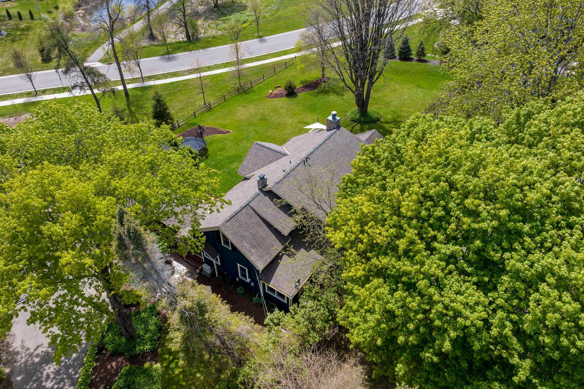 11-web-or-mls-5830 Club Ln Shorewood MN_0002.jpg