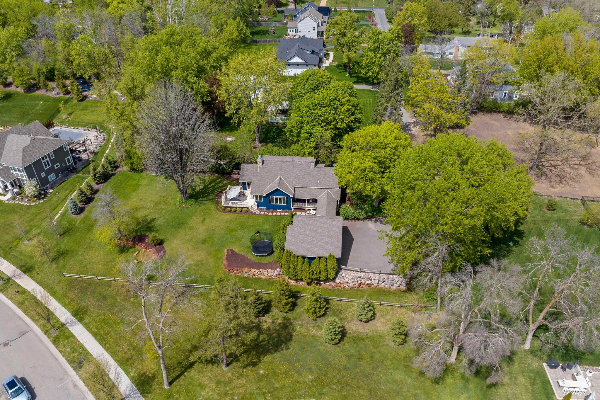 13-web-or-mls-5830 Club Ln Shorewood MN_0004.jpg