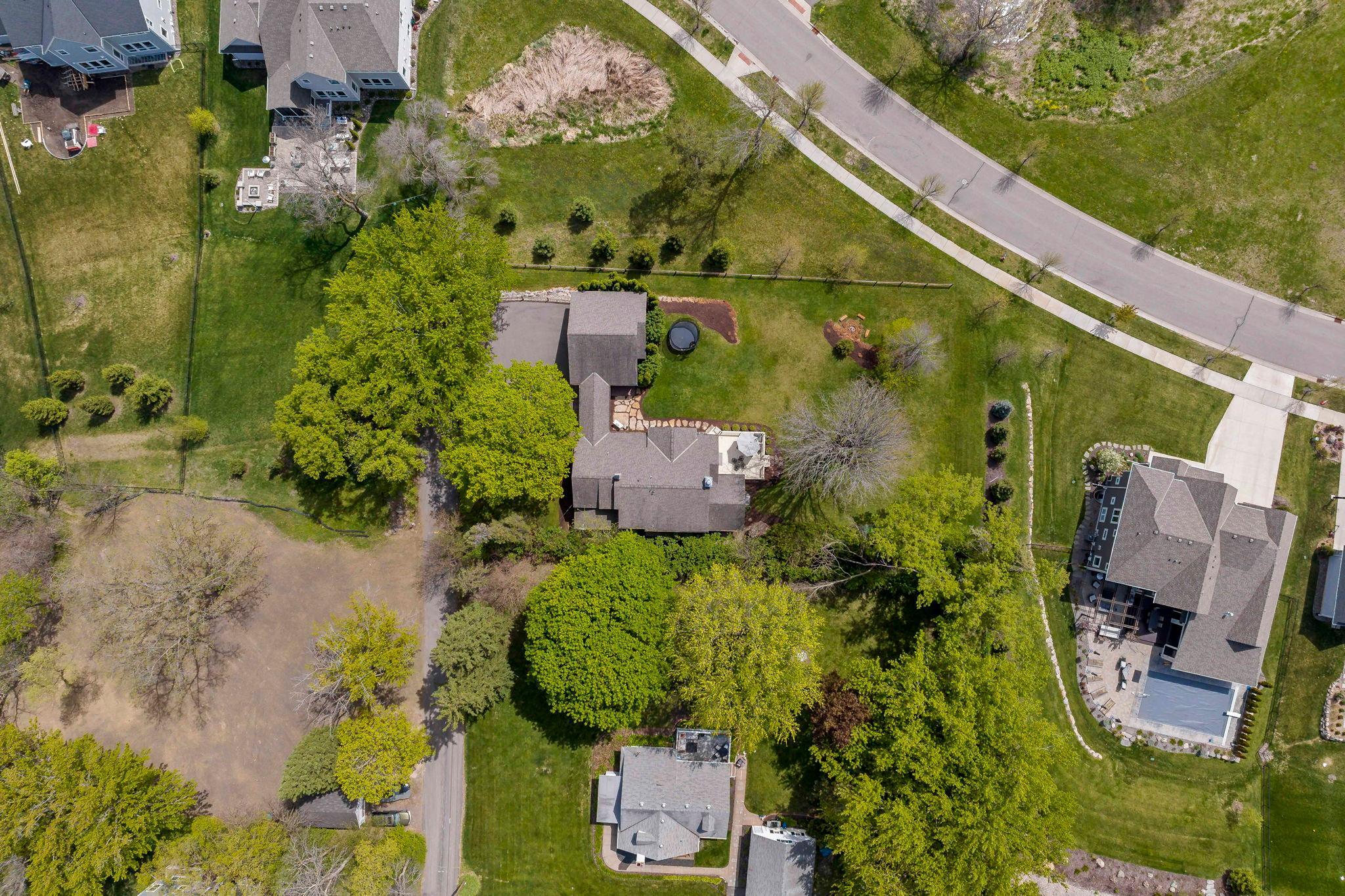 18-web-or-mls-5830 Club Ln Shorewood MN_0009.jpg