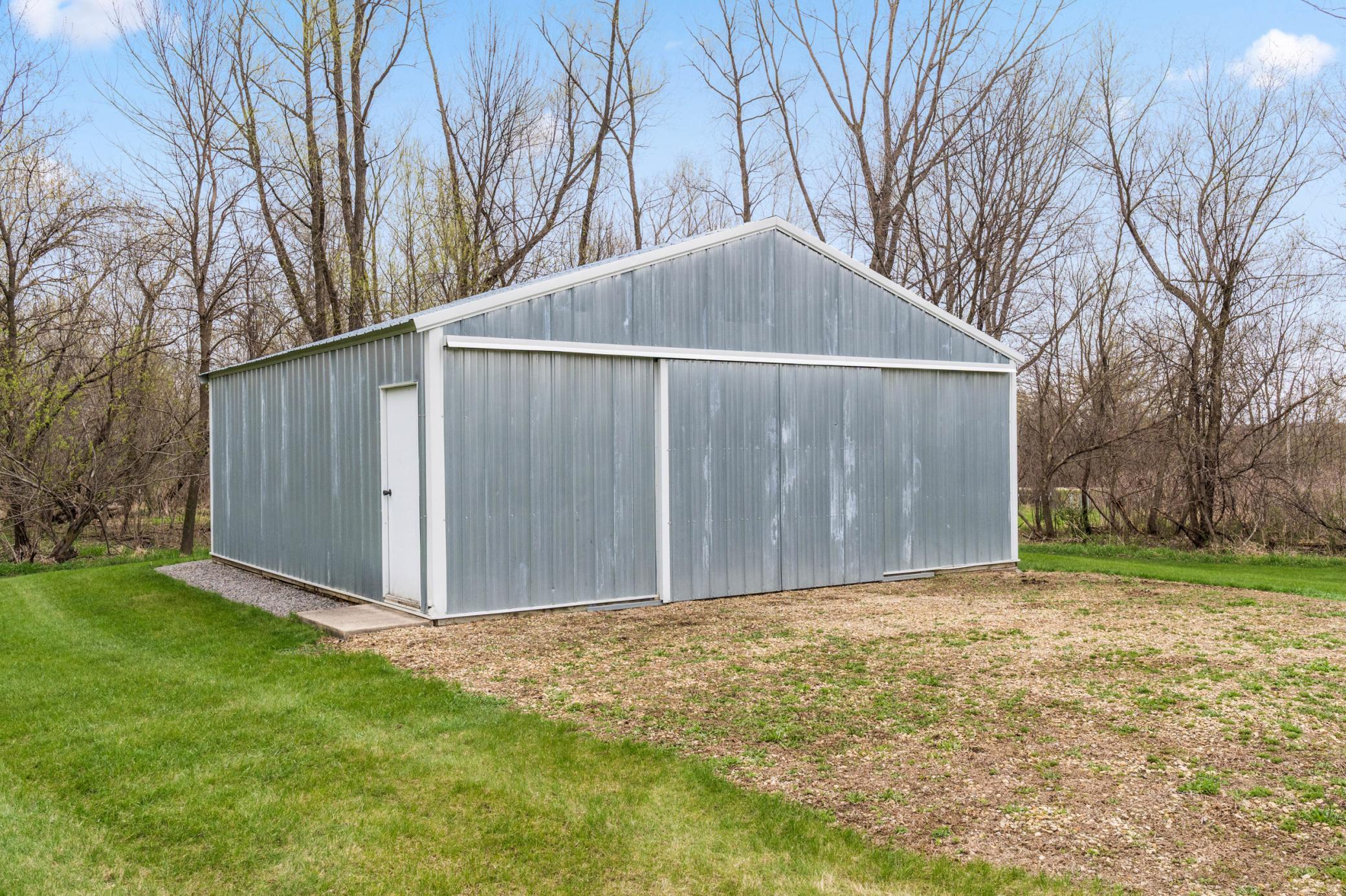 Outbuilding 26' x 27'