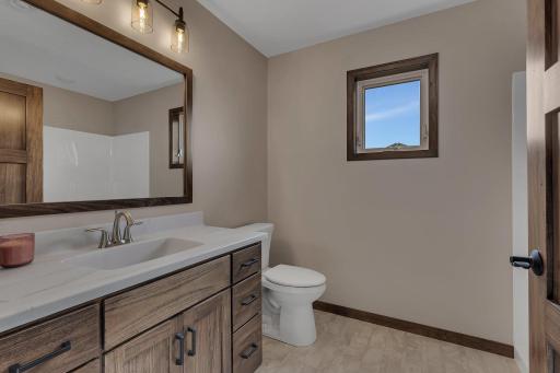 2000 Sandstone Loop N, Sartell, MN 56377