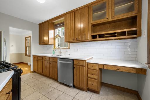 Dishes are way more fun when there's a window to look out!