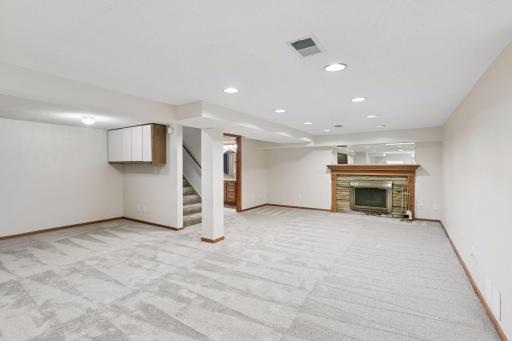 1914 Holton Street, Roseville, MN 55113