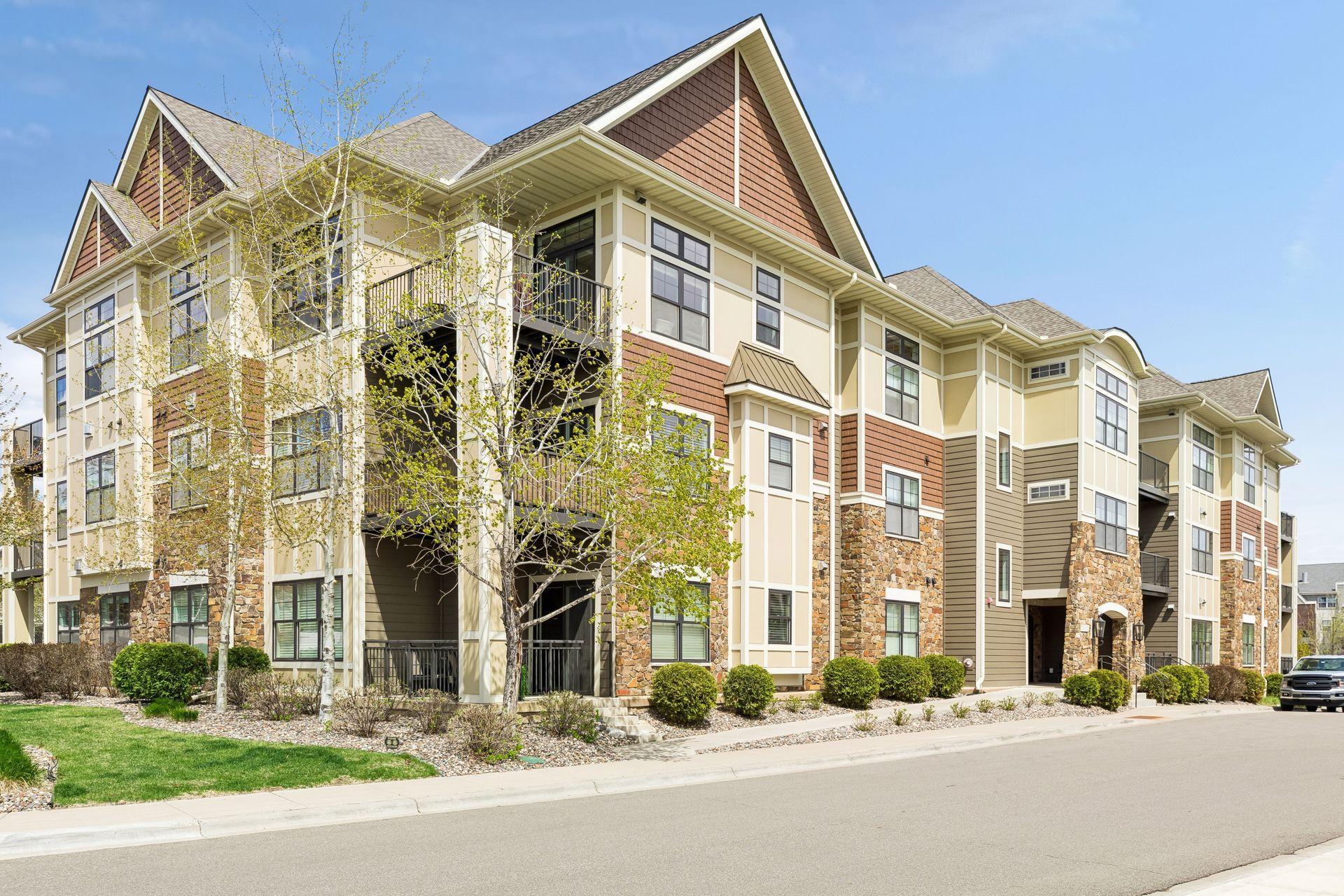 Welcome to 15420 Oakcroft Place unit 223!