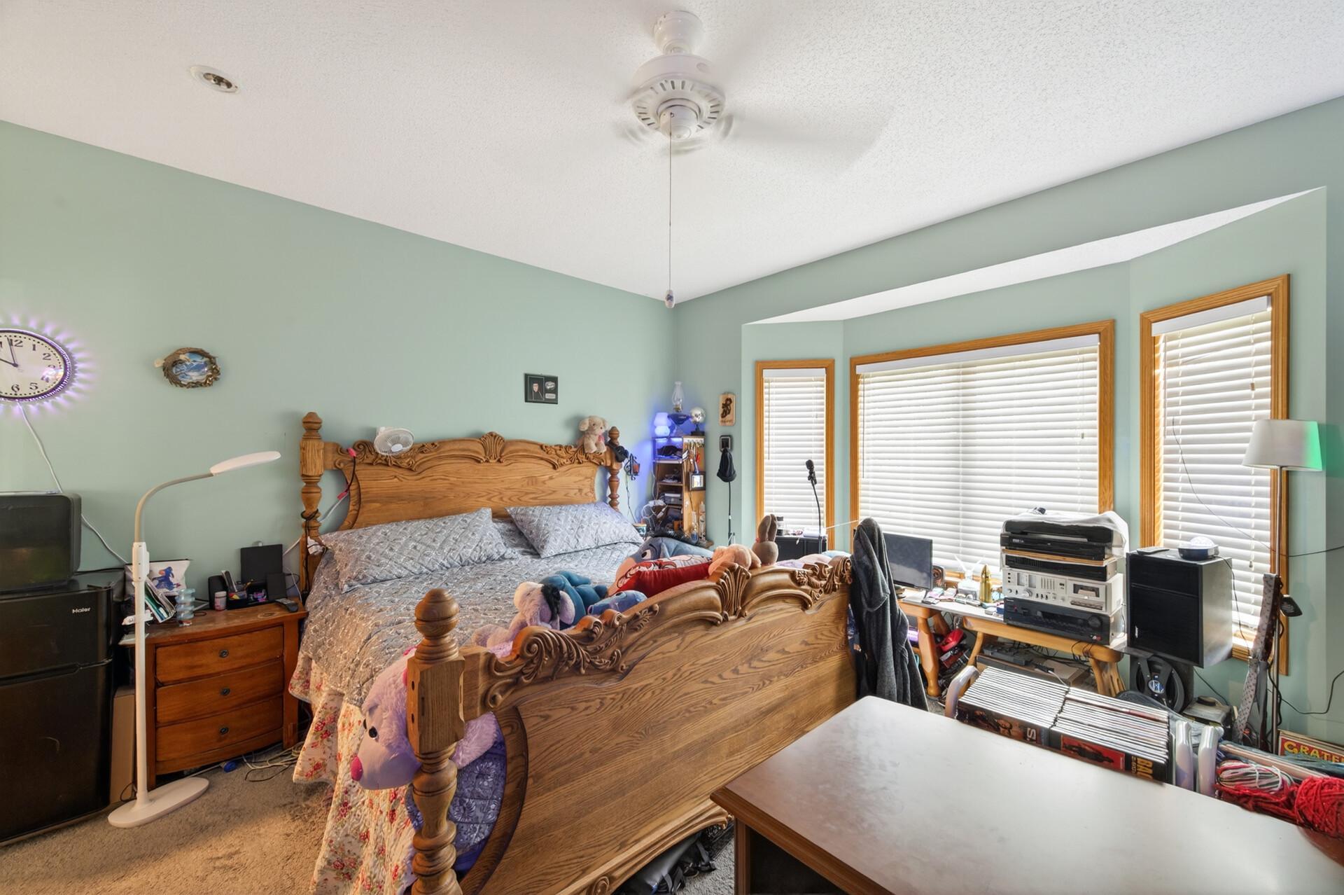 Plenty of space for your preferred bed size and any additional large furniture.