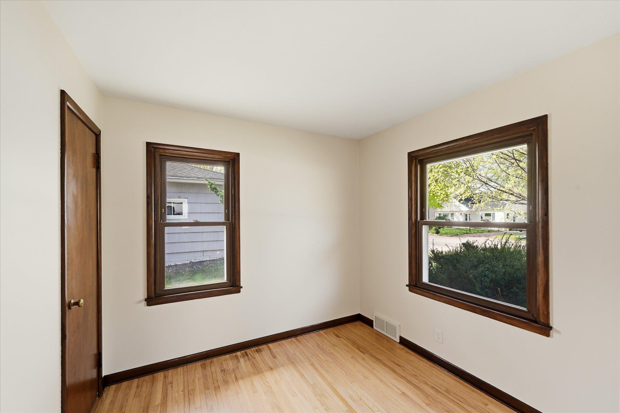 Unedited second bedroom.