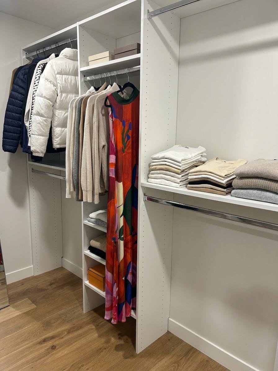 Master closet, right