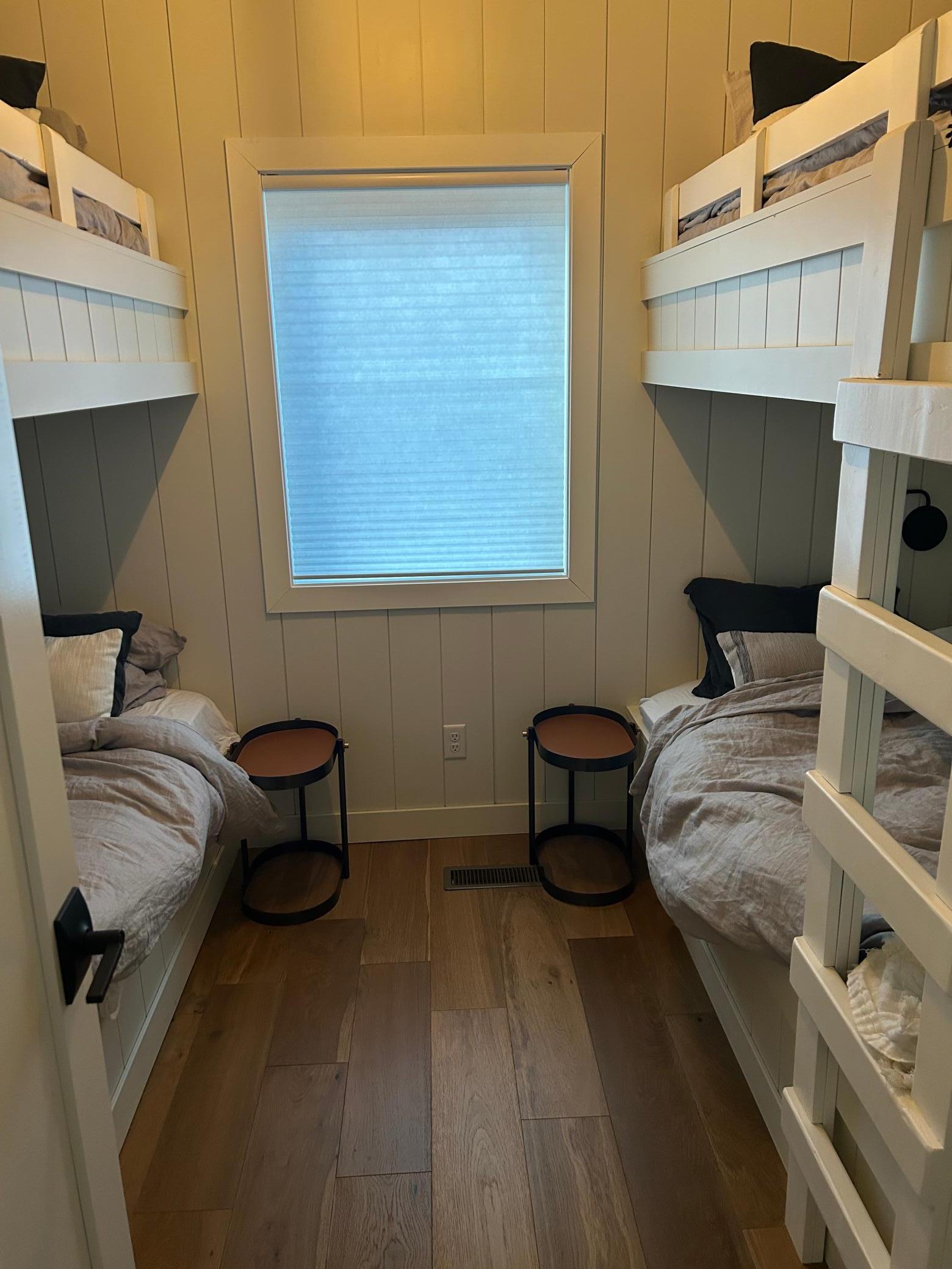 4 Bed bunk room, main floor