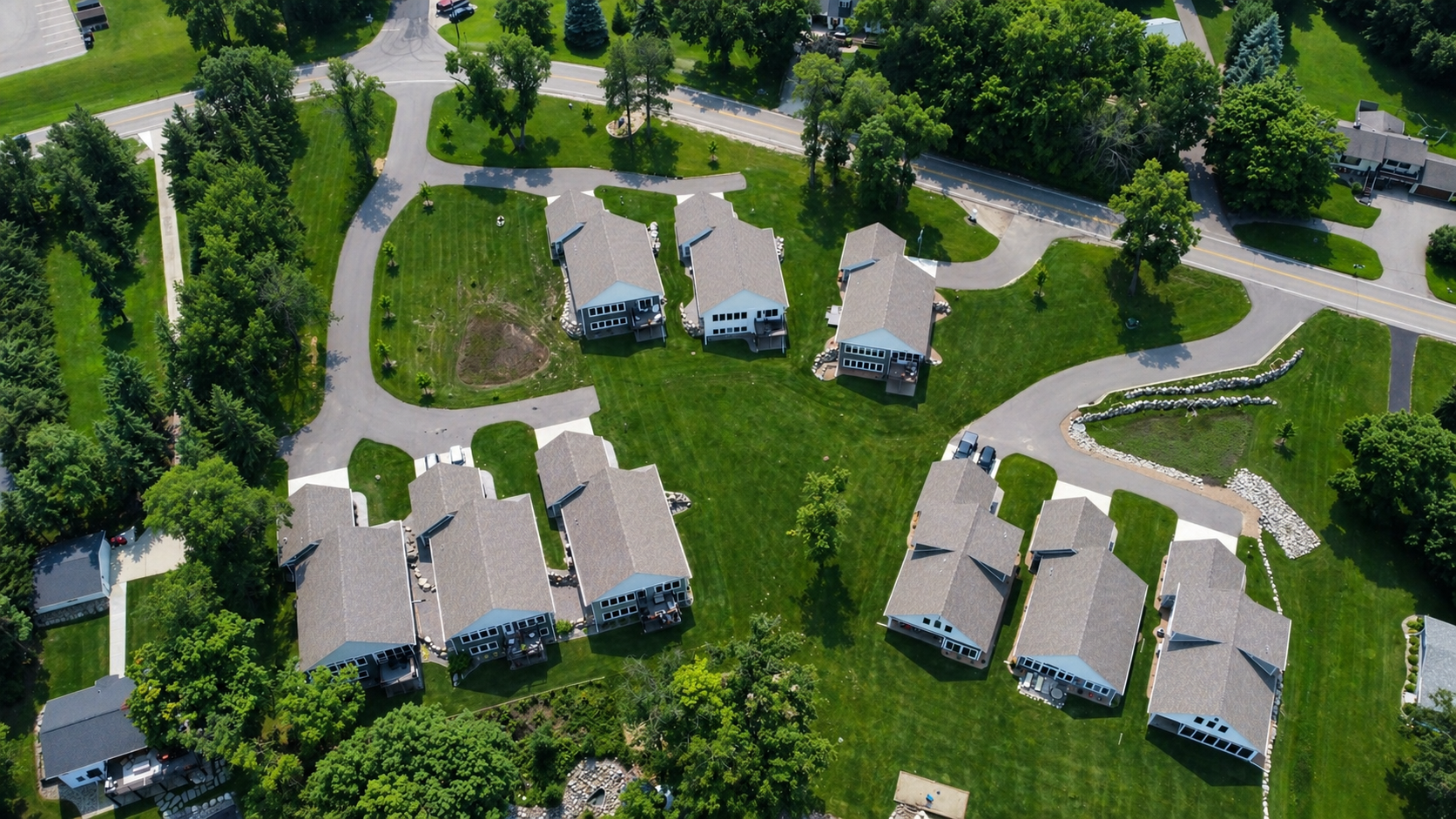 9 unit HOA $300 per month dues