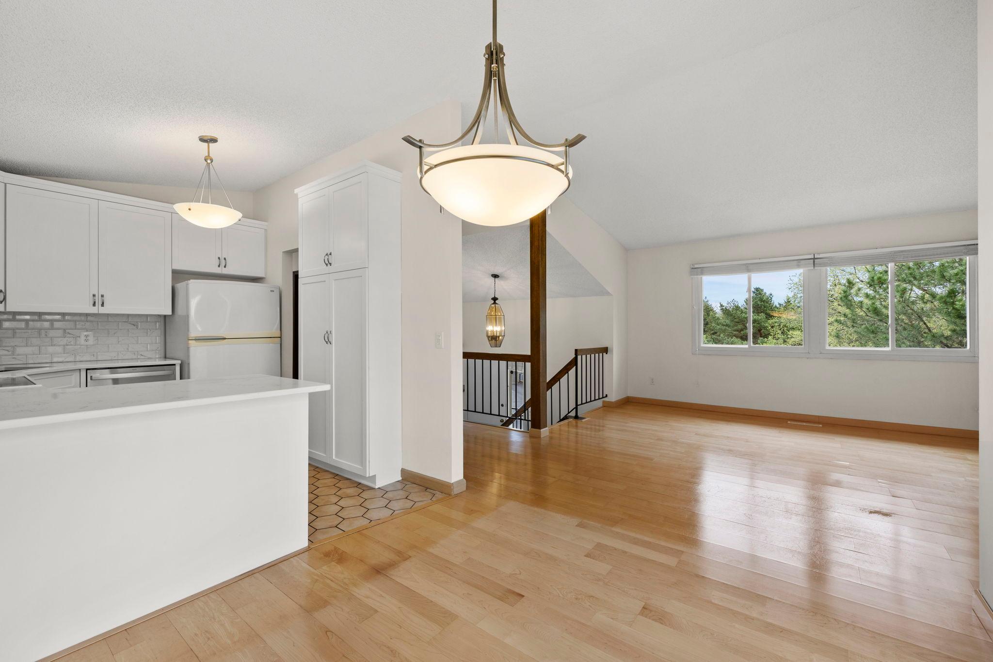 21-web-or-mls-6978 W 84th St Cir-50.jpg