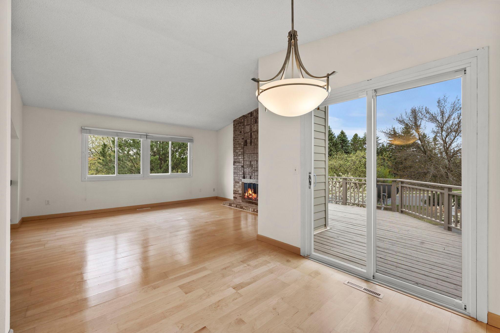 22-web-or-mls-6978 W 84th St Cir-55.jpg
