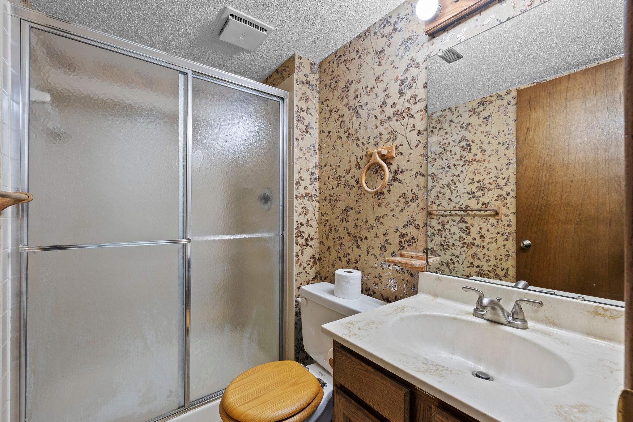 54-web-or-mls-6978 W 84th St Cir-220.jpg