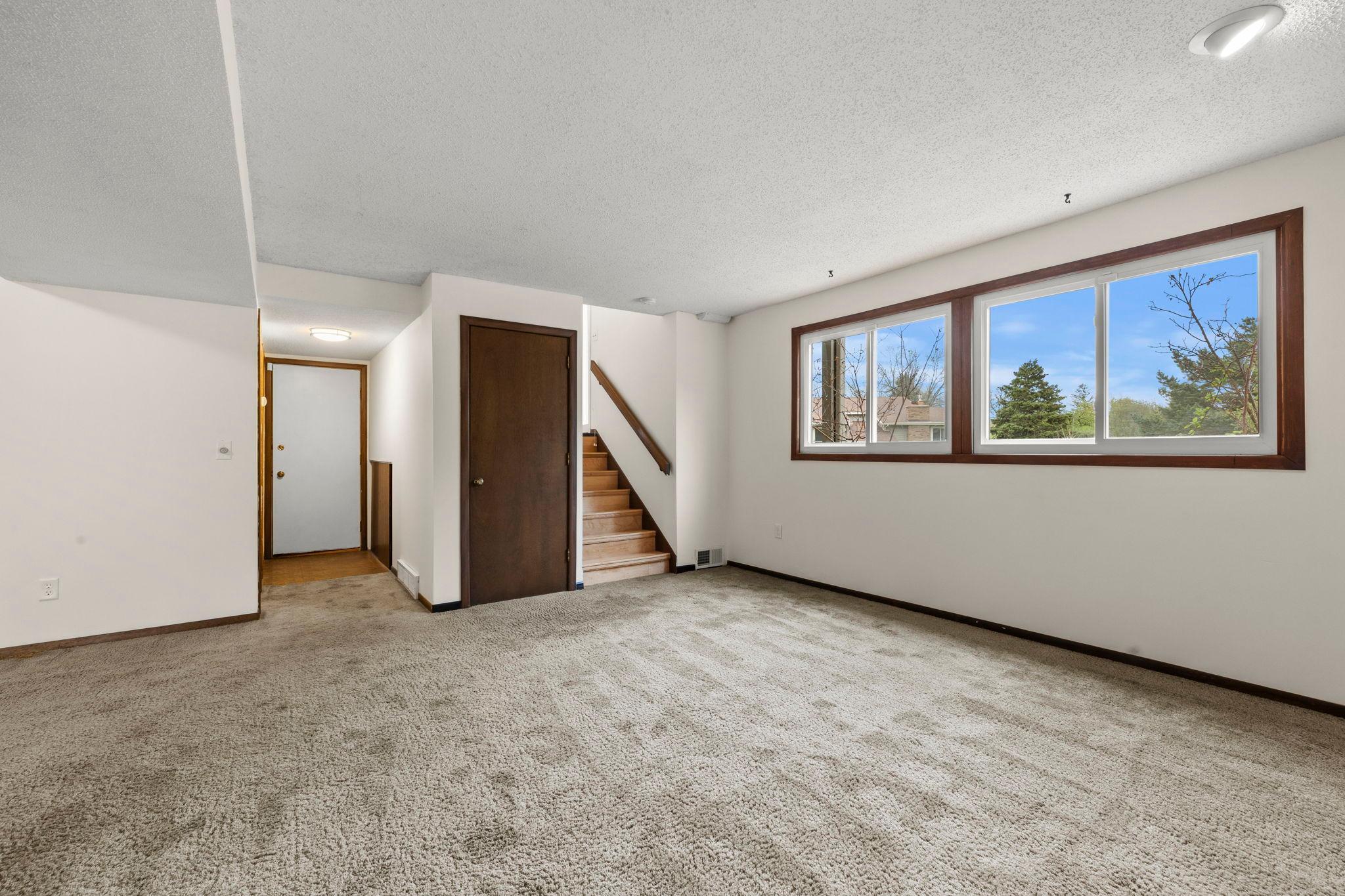 49-web-or-mls-6978 W 84th St Cir-195.jpg