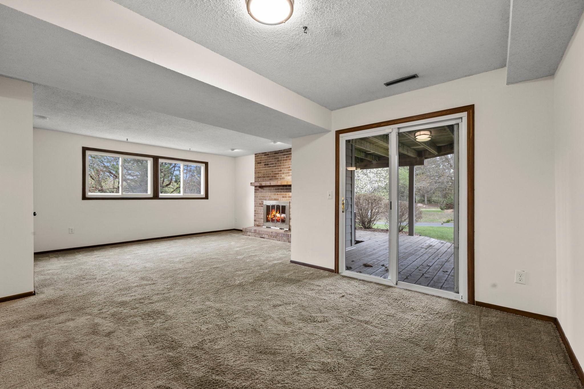 51-web-or-mls-6978 W 84th St Cir-205.jpg