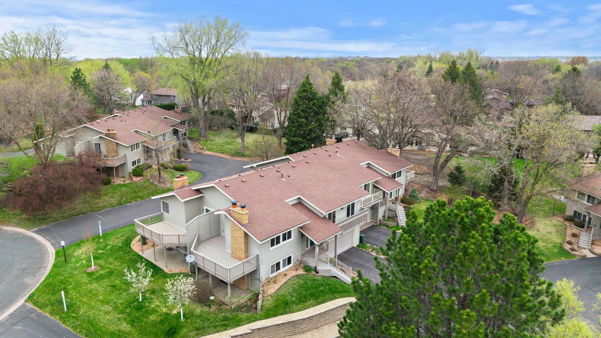 3-web-or-mls-6978 W 84th St Cir-282.jpg
