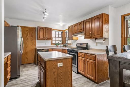 771 County Road B2 E, Little Canada, MN 55117