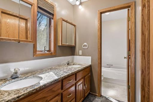 771 County Road B2 E, Little Canada, MN 55117