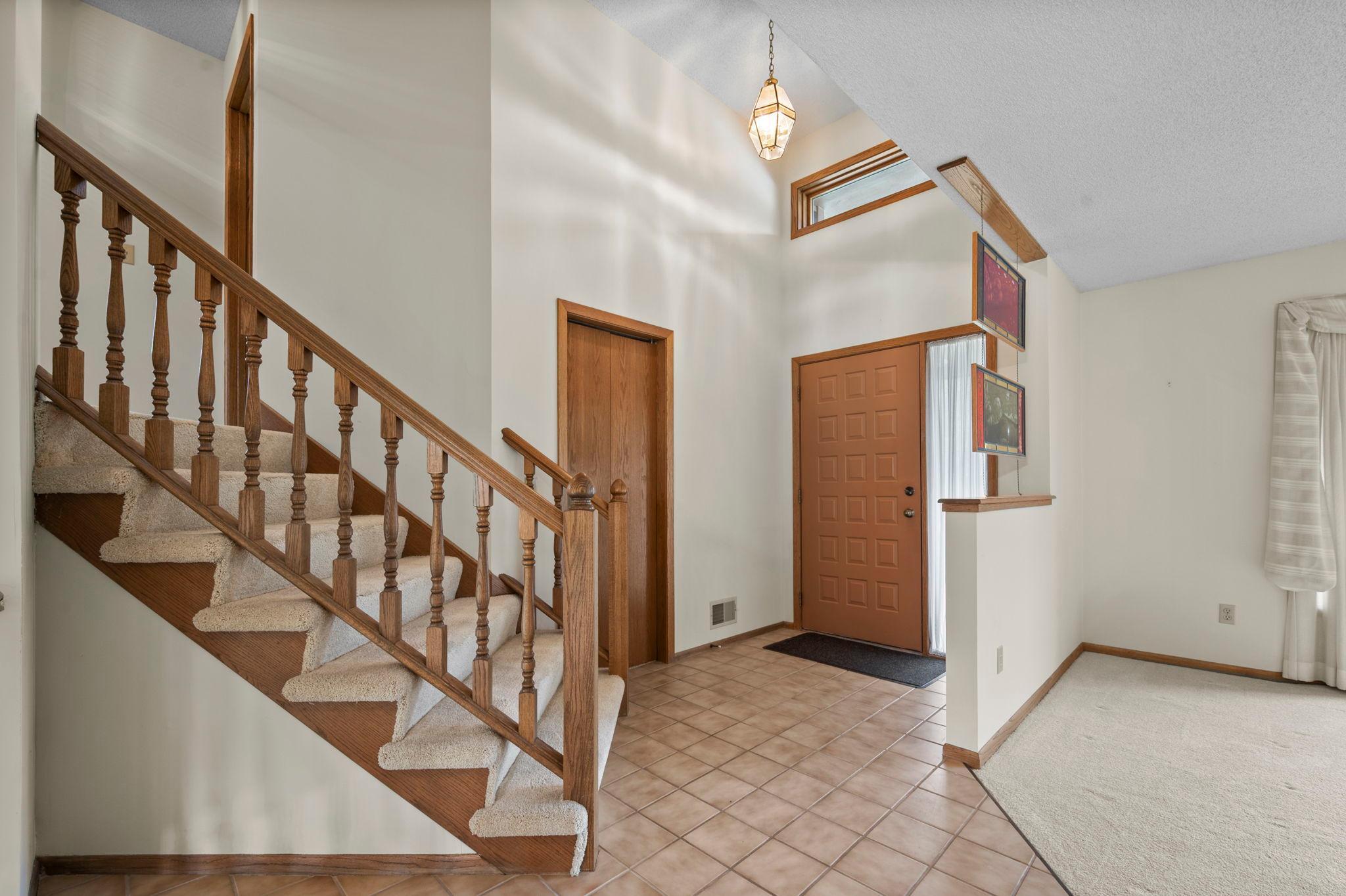 Foyer with coat closet