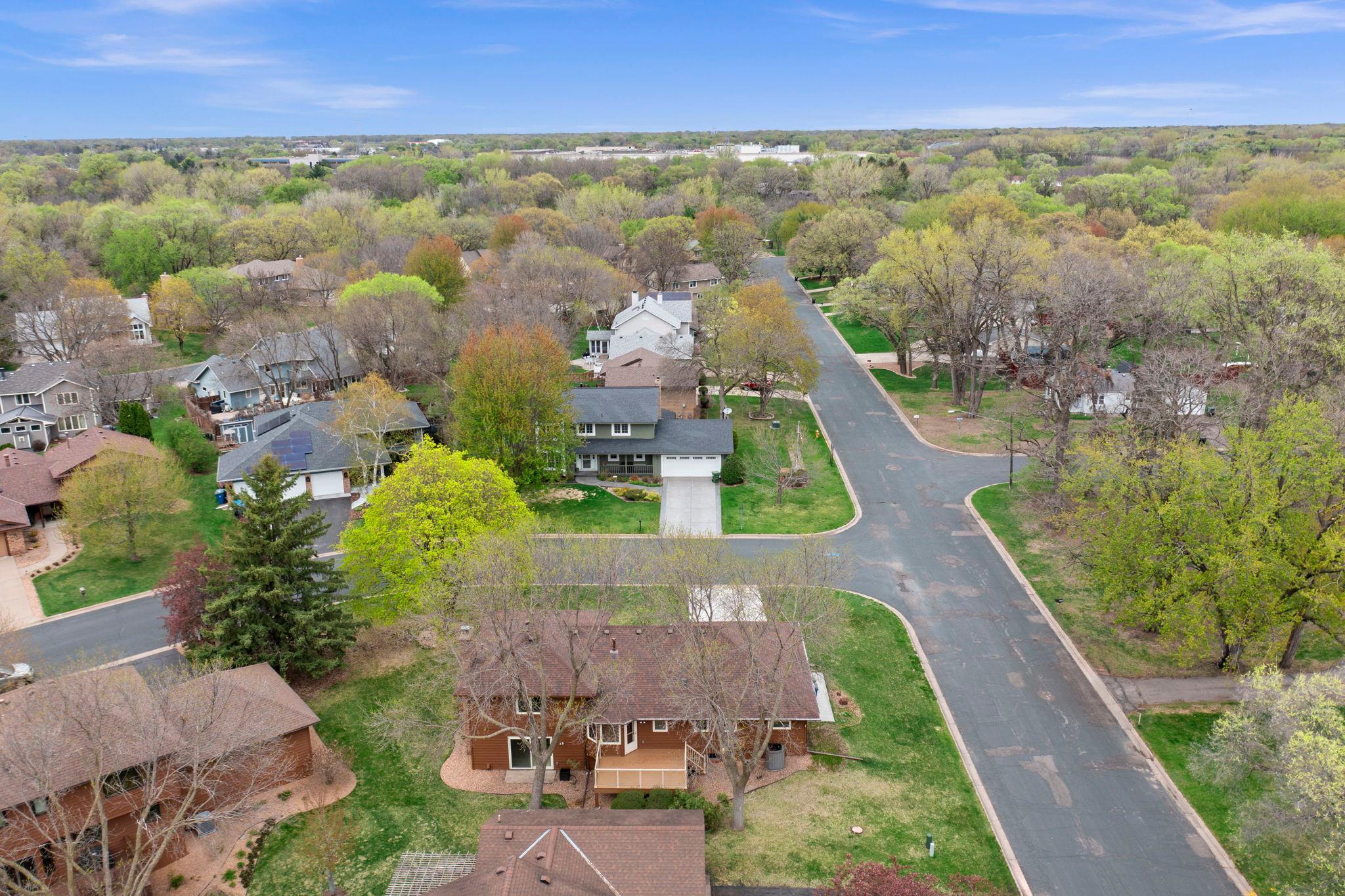 Convenient corner lot location