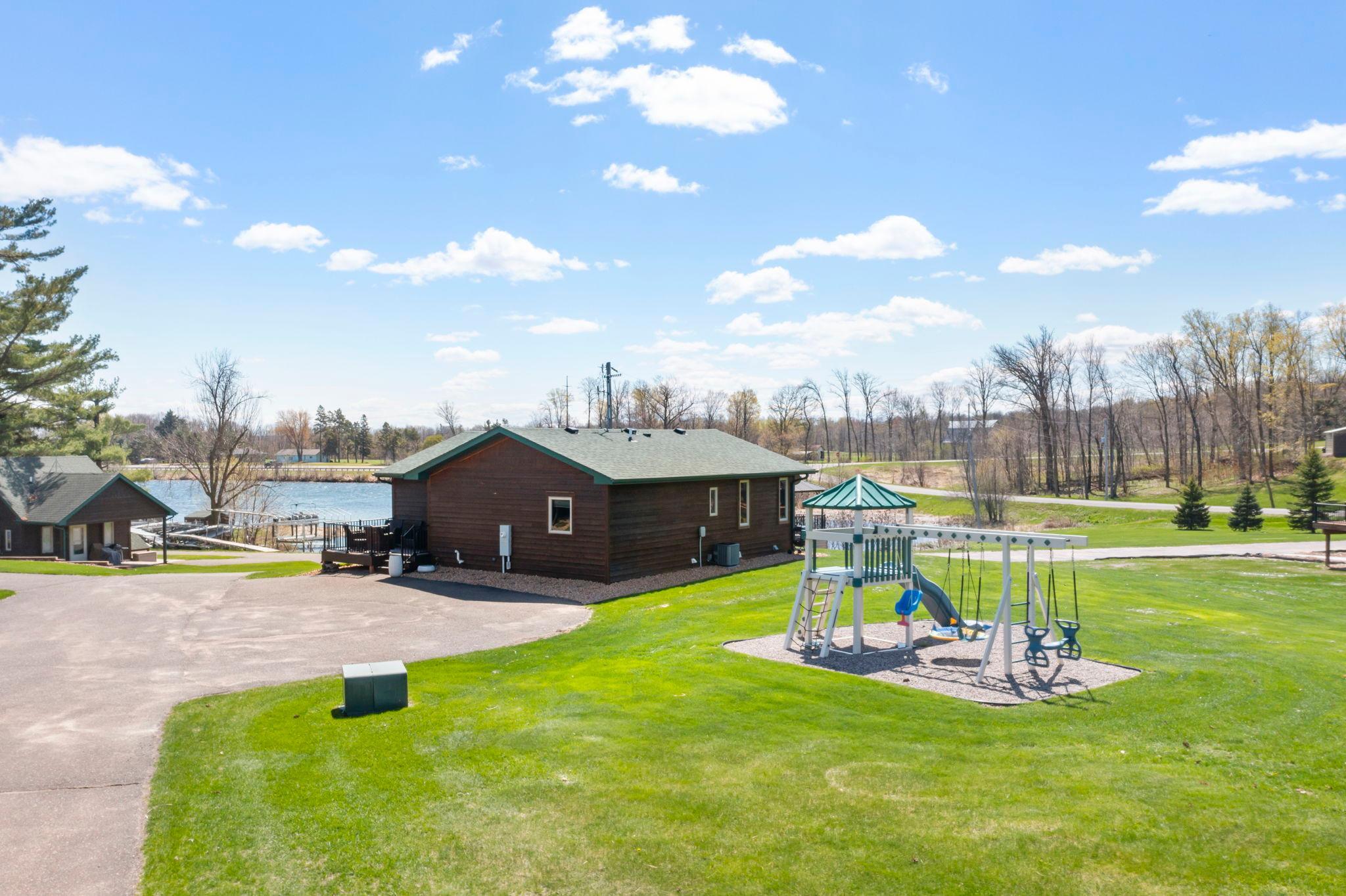 2-web-or-mls-1387 3 1-4 St 15-3.jpg