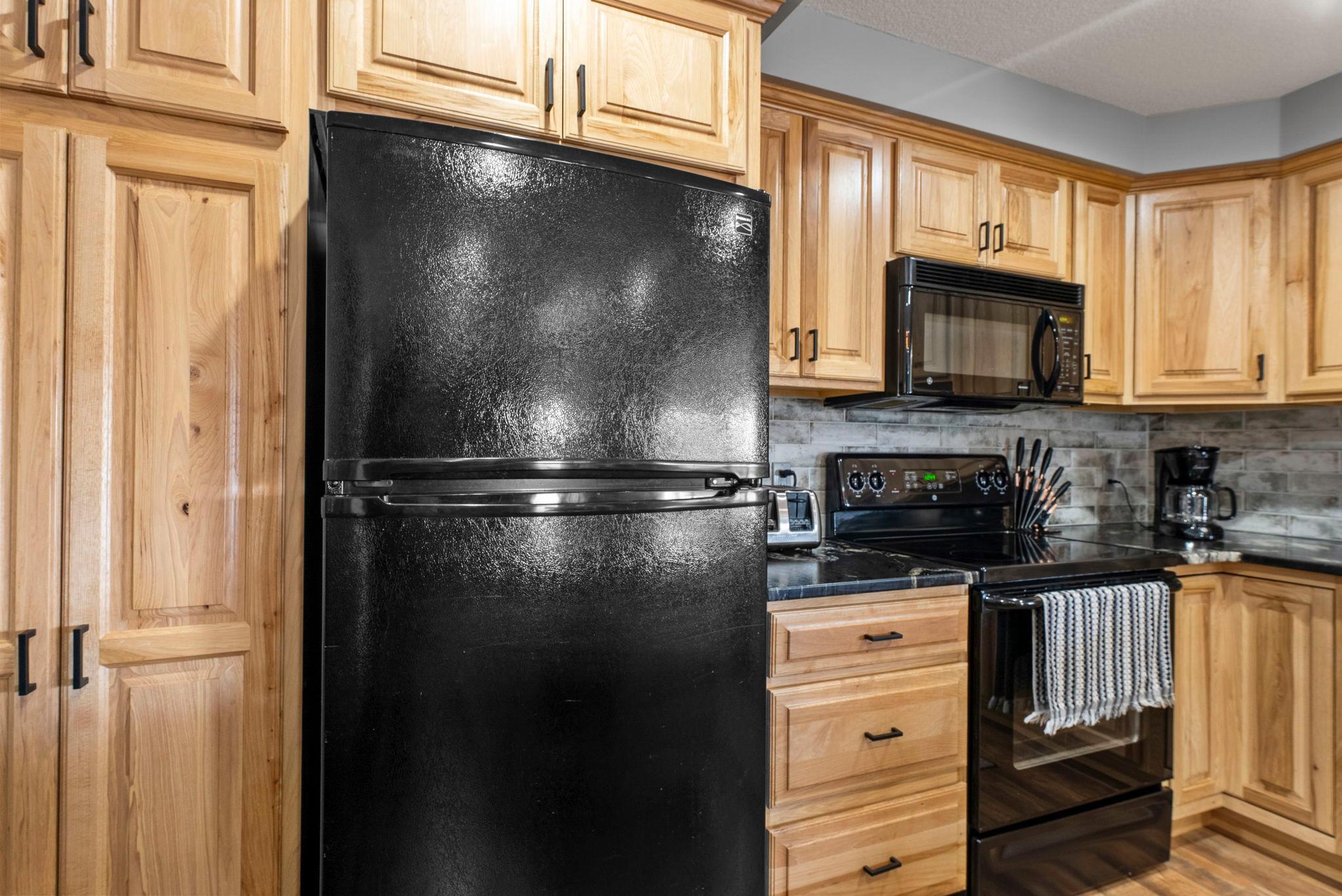 27-web-or-mls-1387 3 1-4 St 15-206.jpg