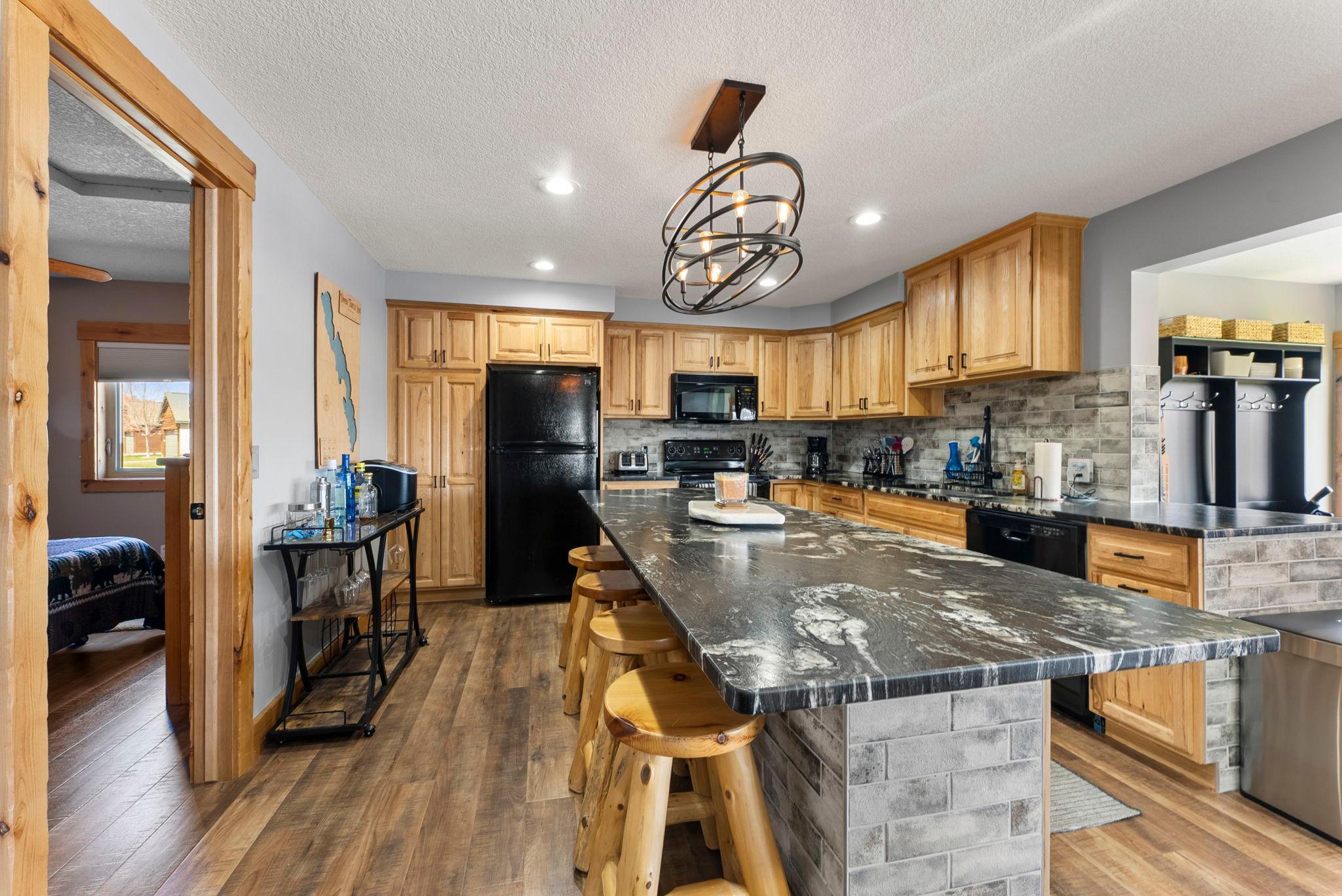 23-web-or-mls-1387 3 1-4 St 15-188.jpg